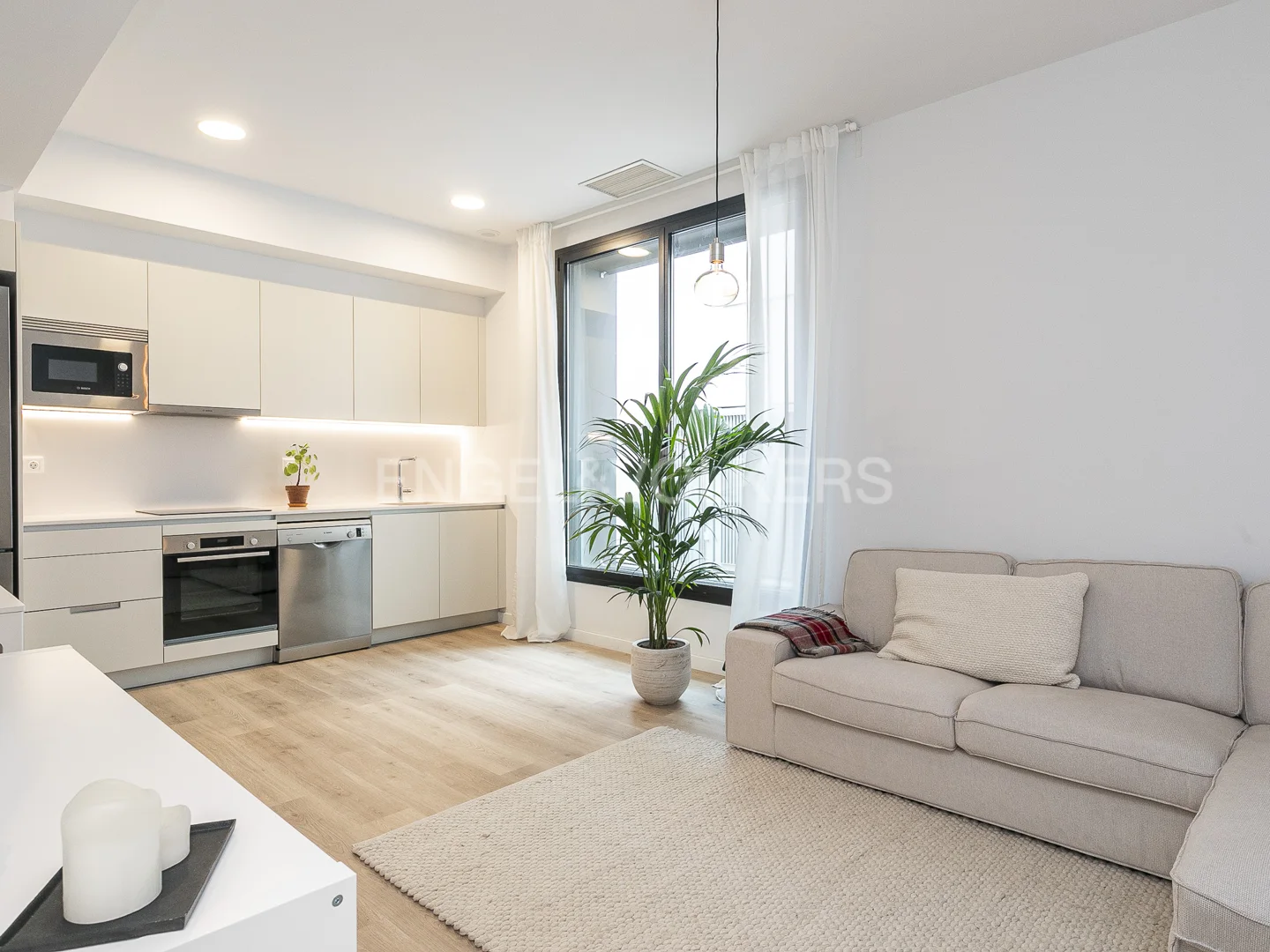 Beautiful brand new flat with pool in Poblenou