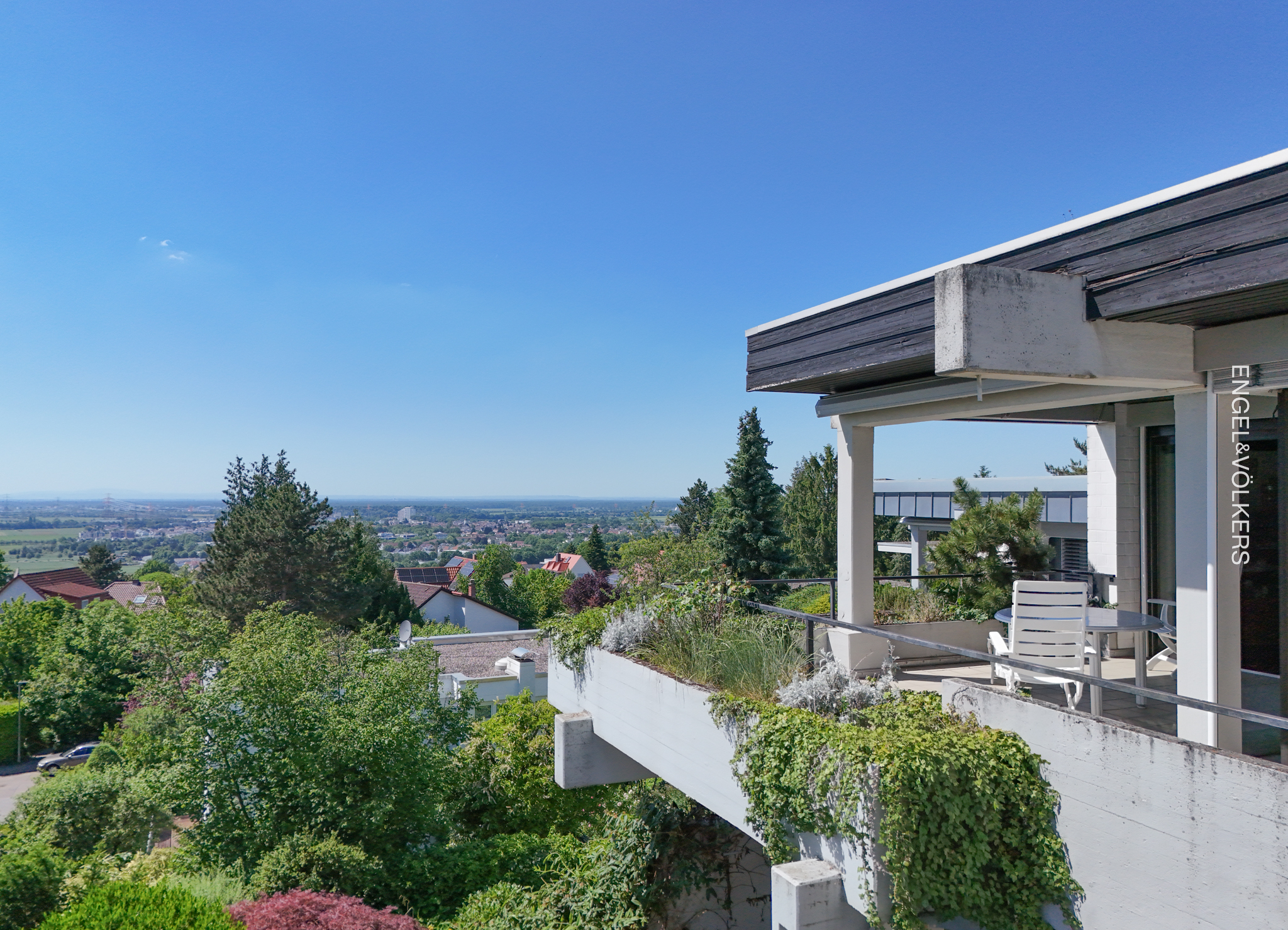 Terrassenhaus in top Wohnlage mit spektakulärem Fernblick