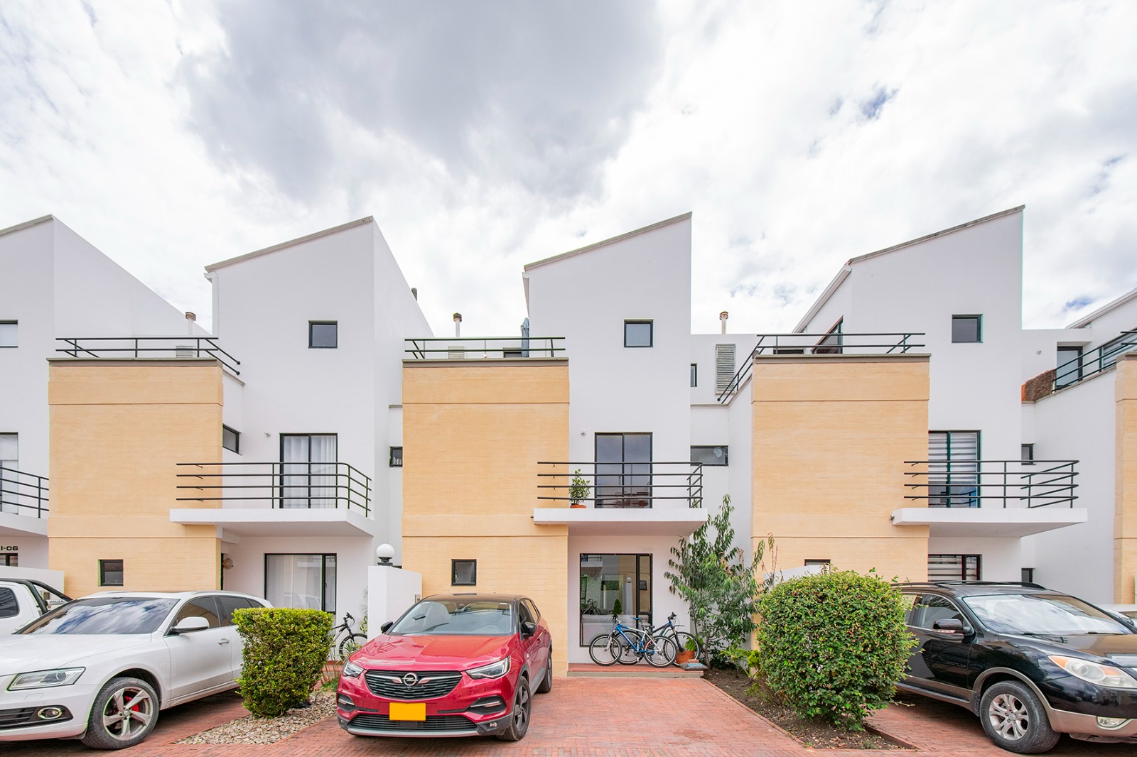 Casa para venta en conjunto cerrado en Chía