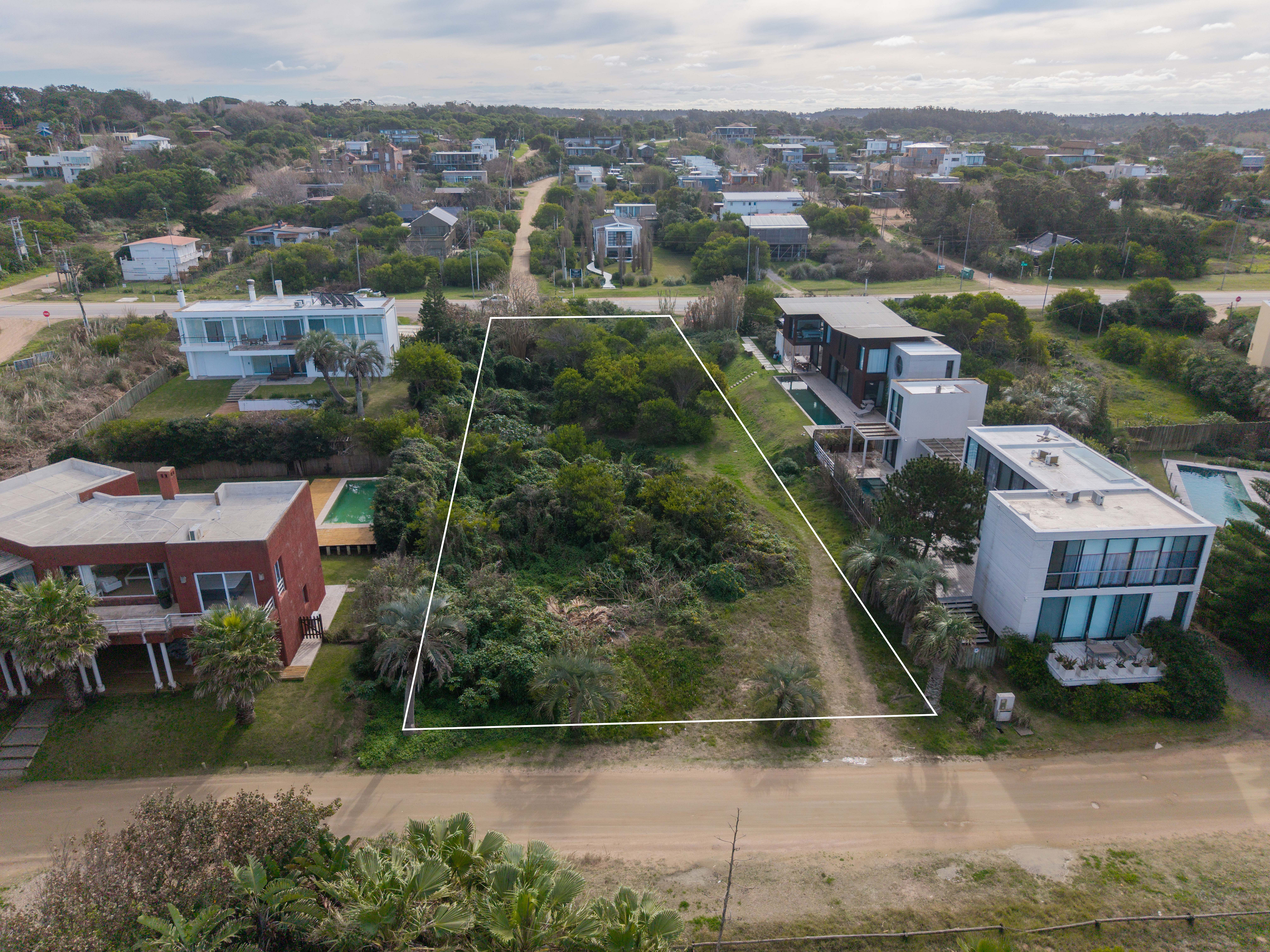 Exclusivo lote en Punta Piedras