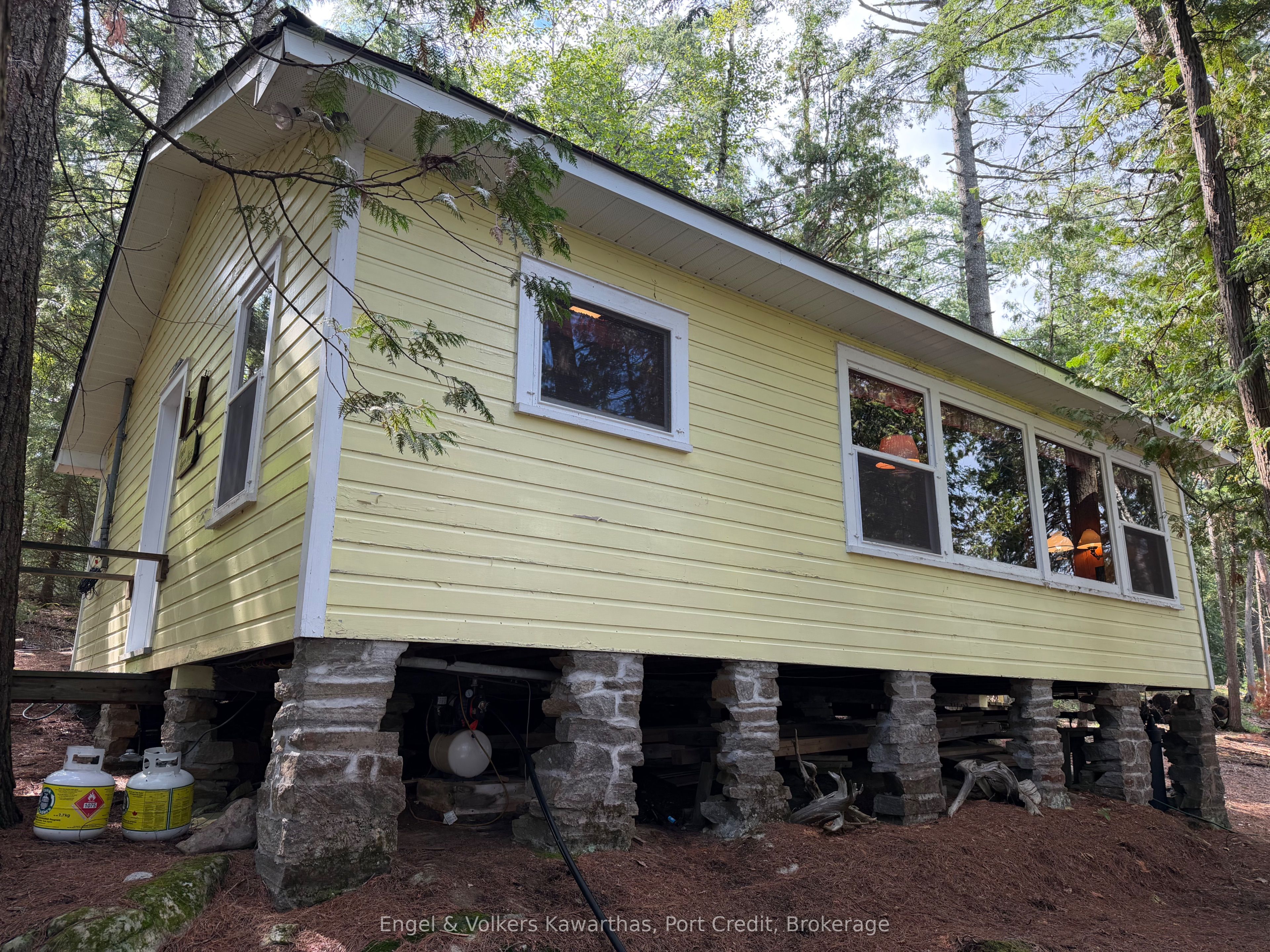Discover Your Private Jack Lake Retreat on Griggs Island