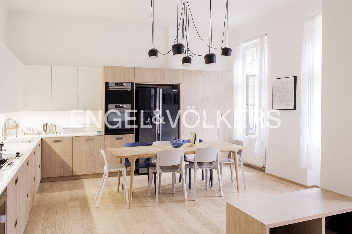 Elegant family apartment 5+kt near the Vltava riverfront