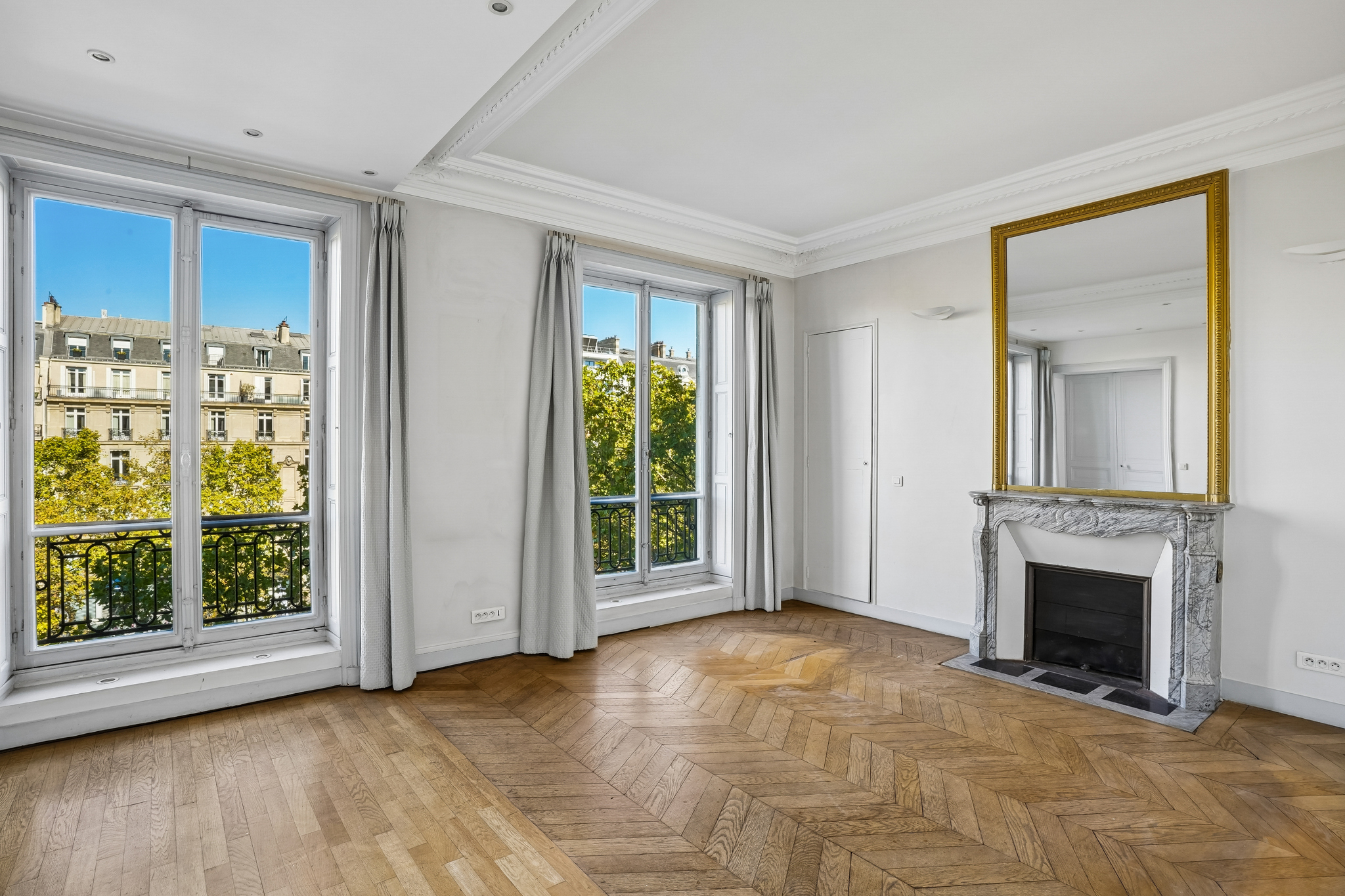 Paris XVIe – Grande-Armée – Appartement lumineux au 4e étage – Habitation ou profession libérale