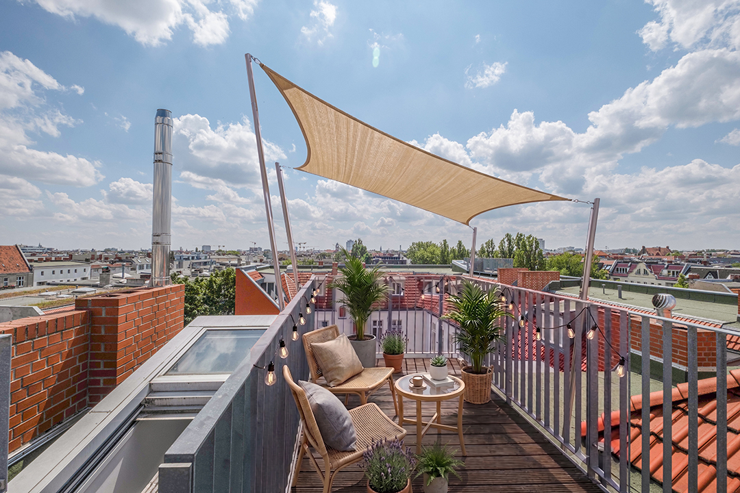 Moderne Dachgeschosswohnung mit Aufdachterrasse in Charlottenburg