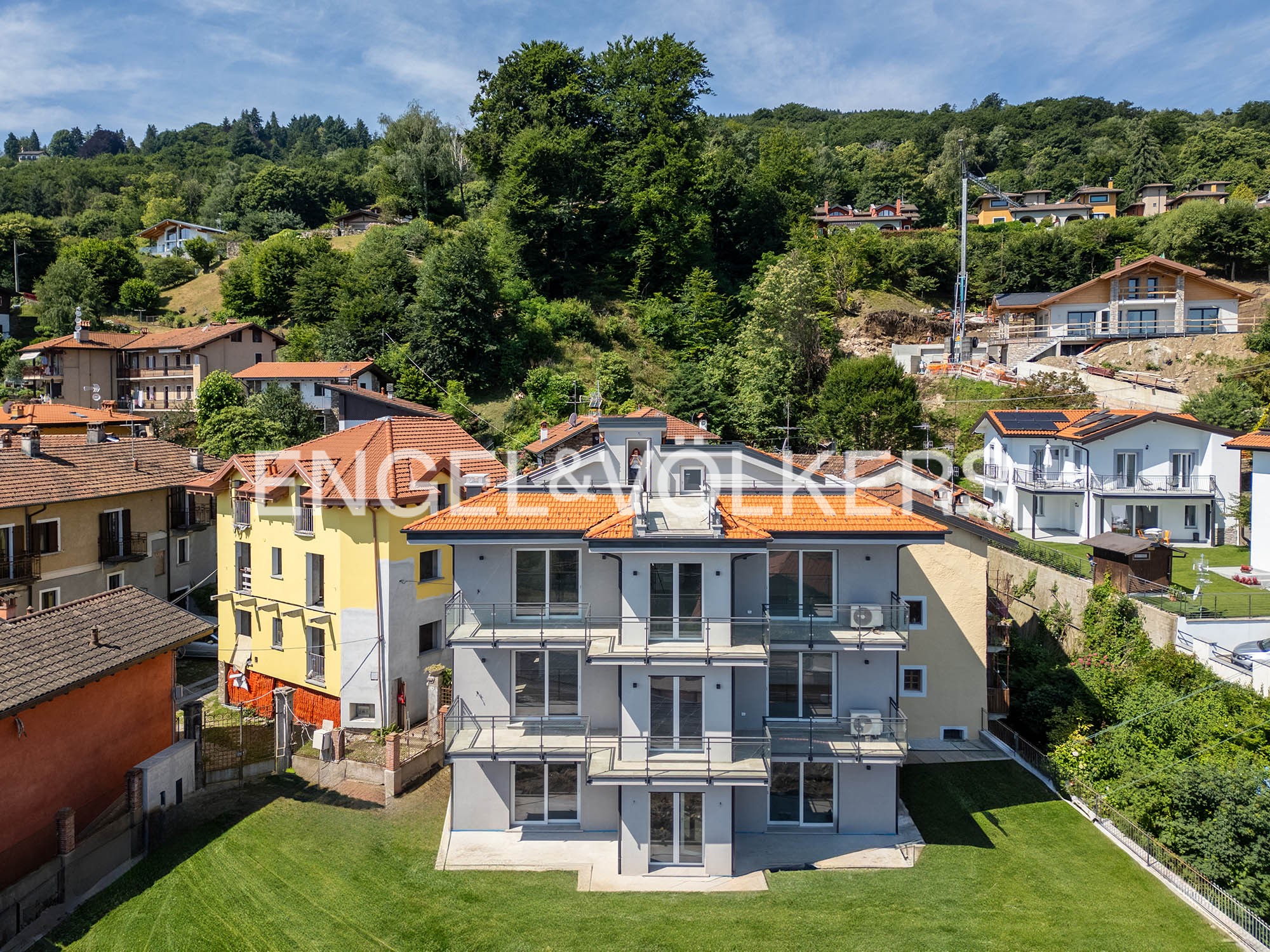 Modern three-room ground floor apartment with garden in A4 class