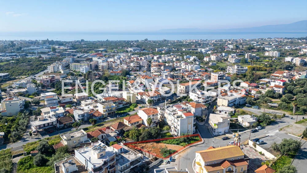 Prime 556 sq.m. Plot in Kalamata City Center