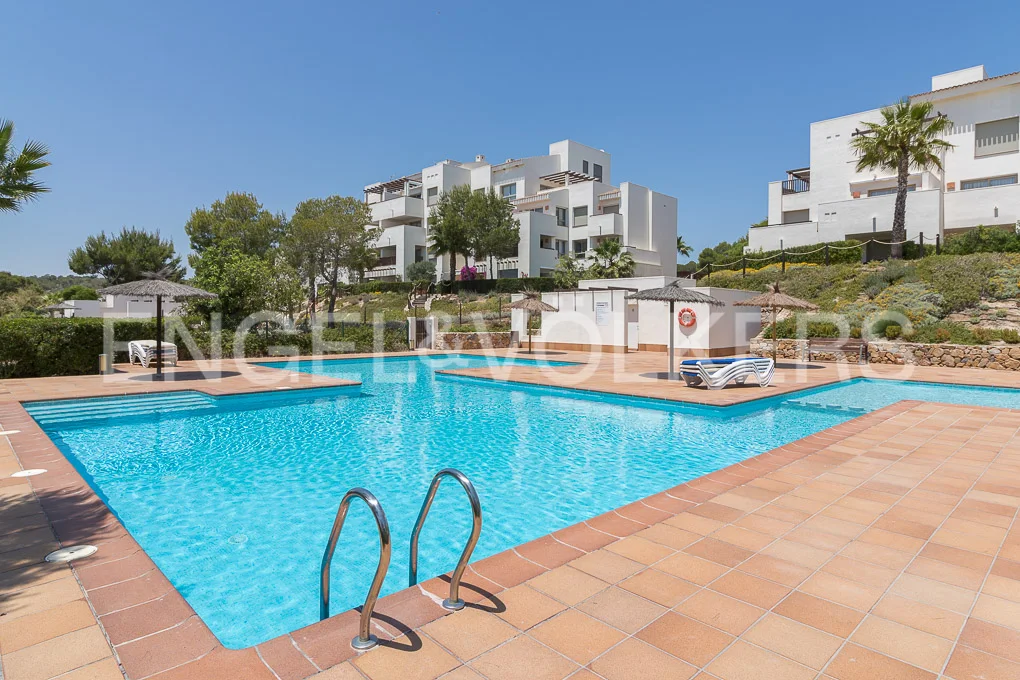 Long term rental penthouse with sea views in Las Colinas Golf