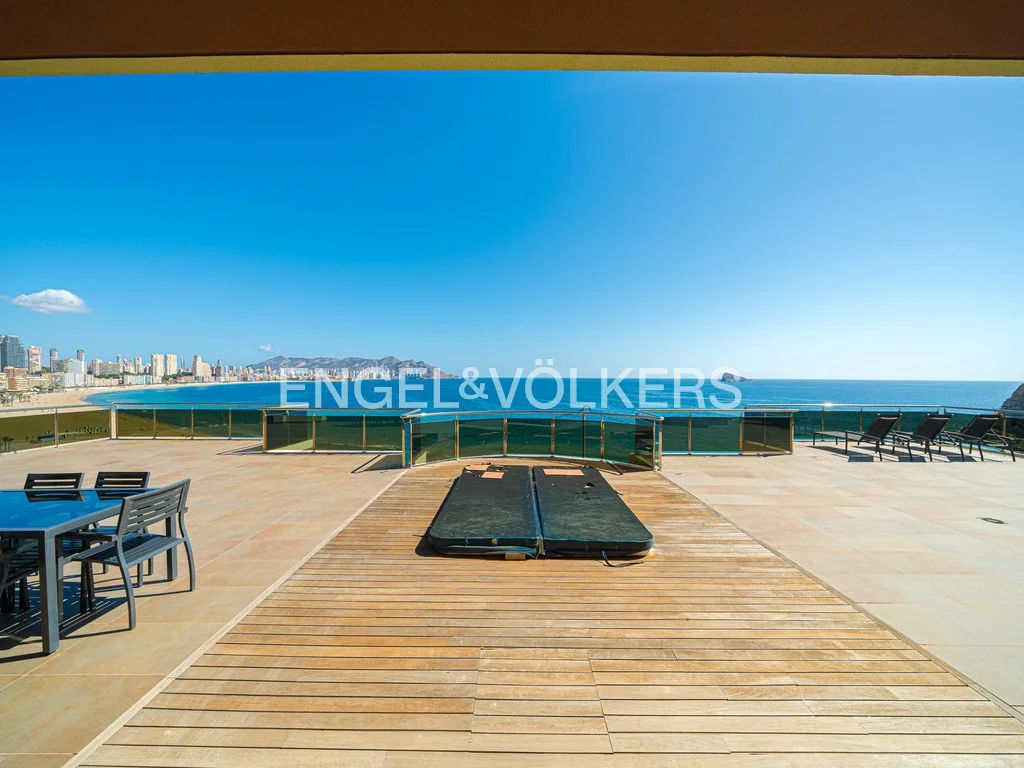 Spectacular Villa with idyllic views and terrace