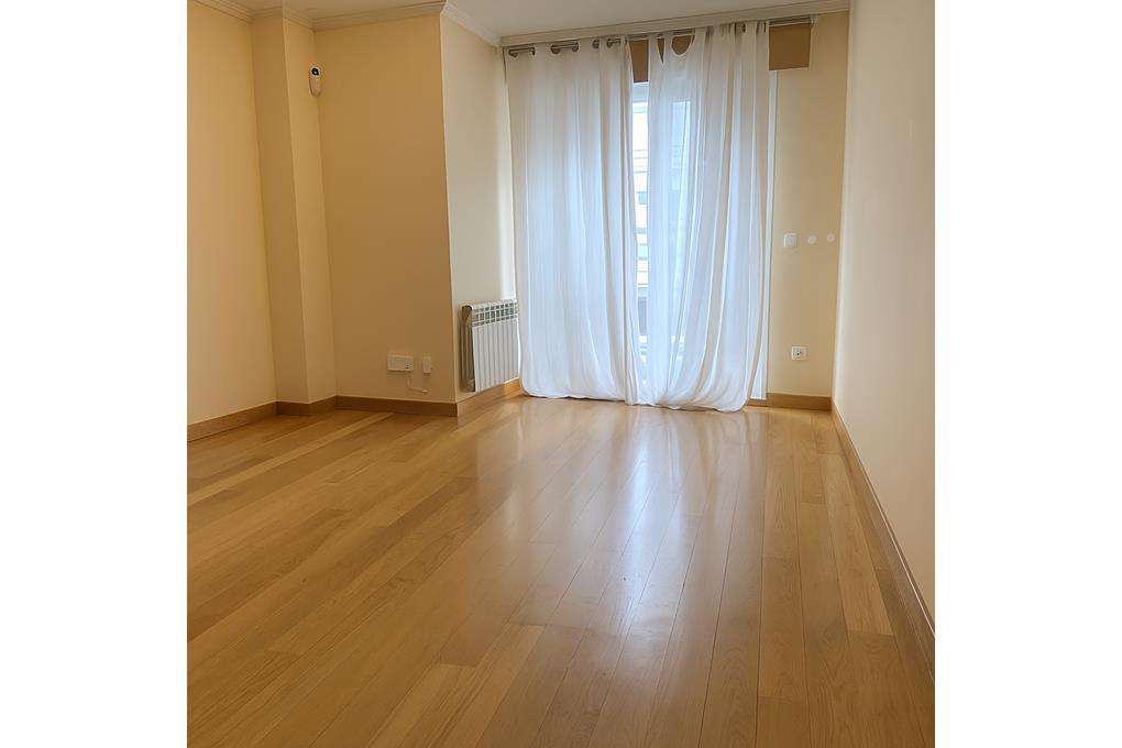 E&V vermietet eine Zwei-Zimmer-Wohnung mit Parkplatz und Abstellraum im Zentrum von Santiago