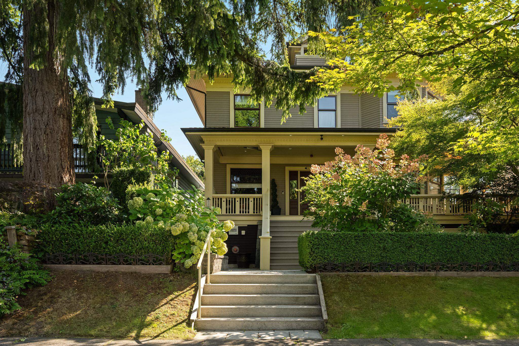 Exceptional Street Appeal Meets Urban Convenience