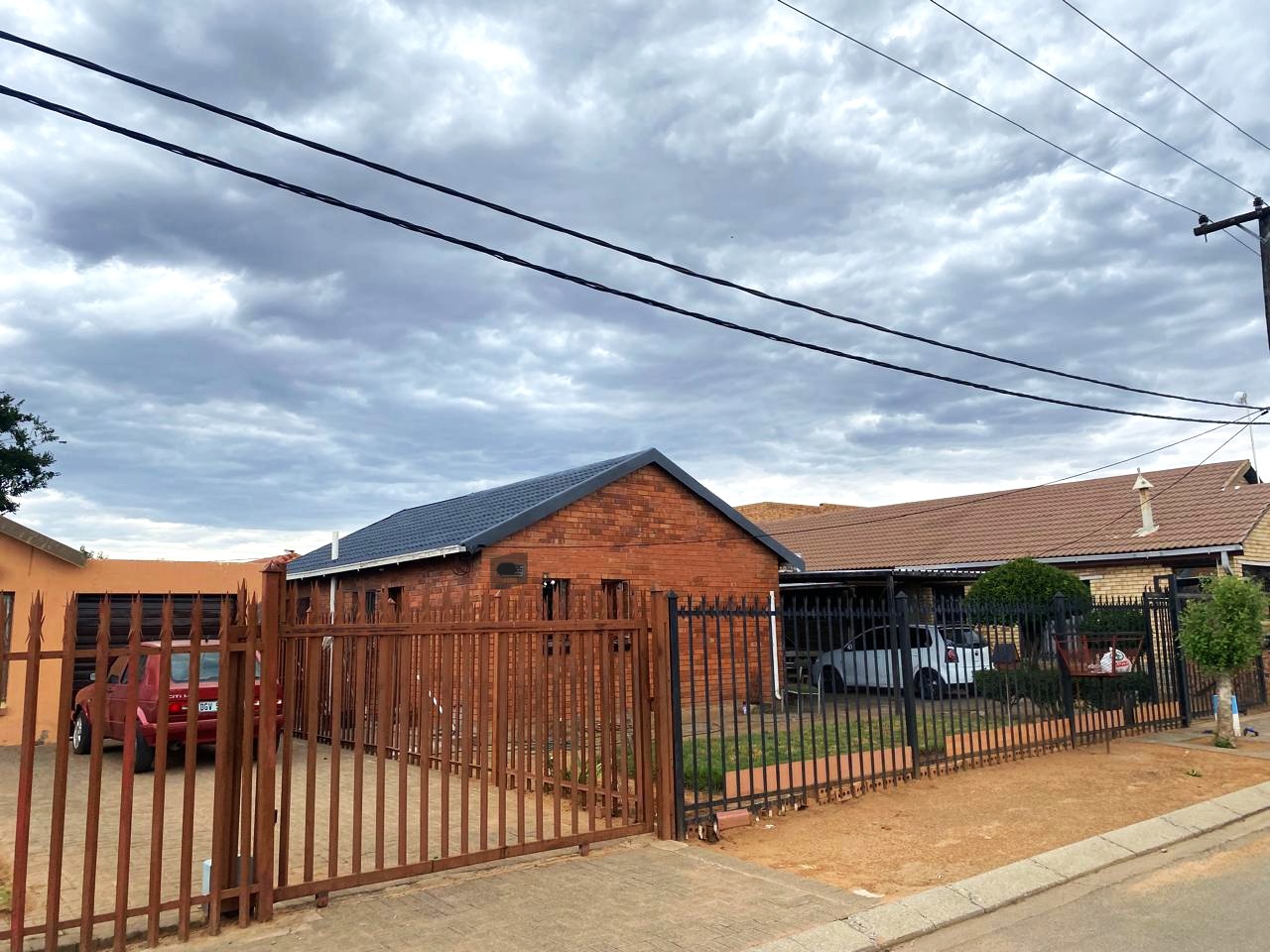 2 Bedroom House To Rent In Grassland