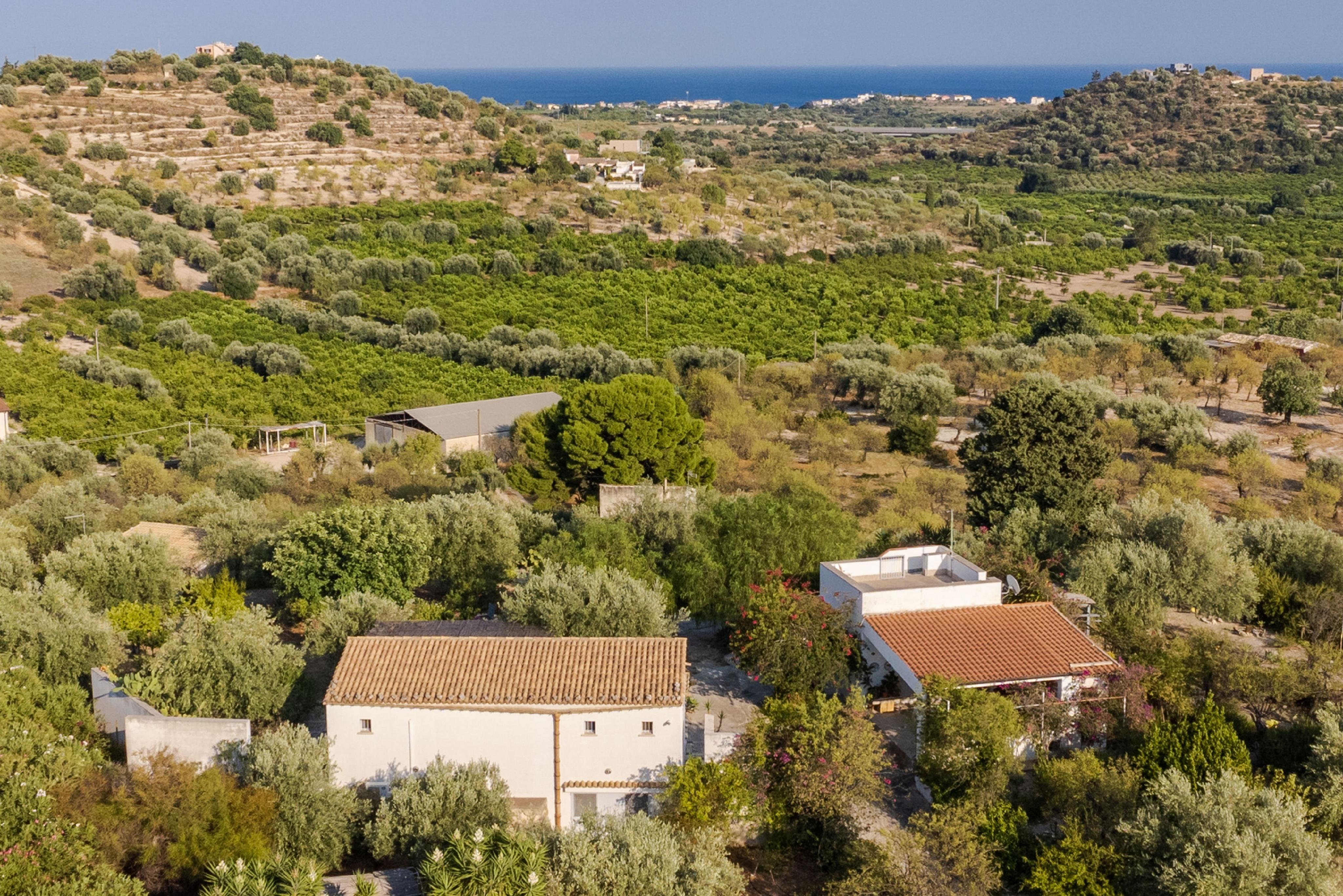 Romantic estate in the countryside of Noto