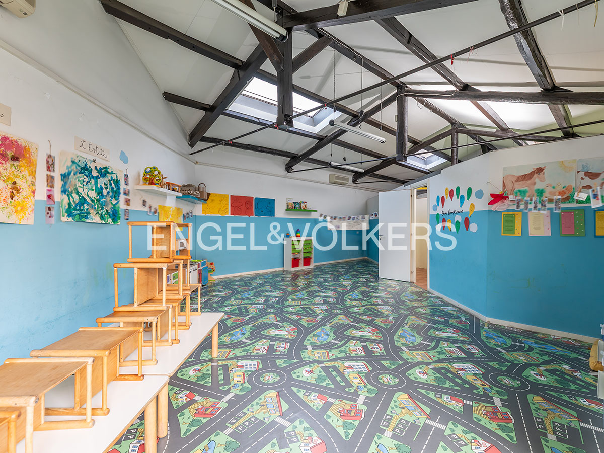 Exclusive income property with outdoor courtyard and fine details in Ponte Milvio