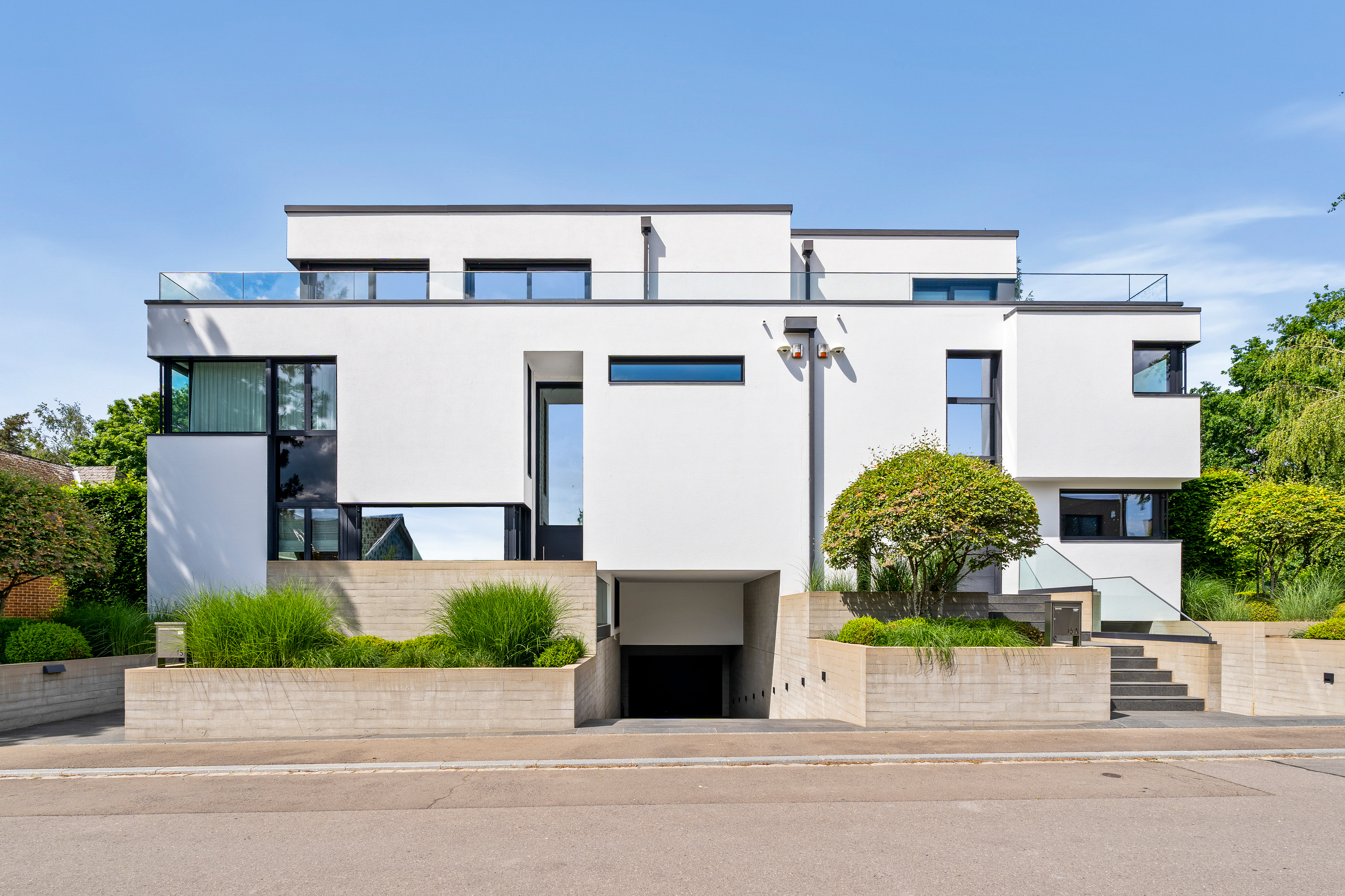 Propriété d’exception de ±1.020m² composée de deux maisons reliées par un espace wellness