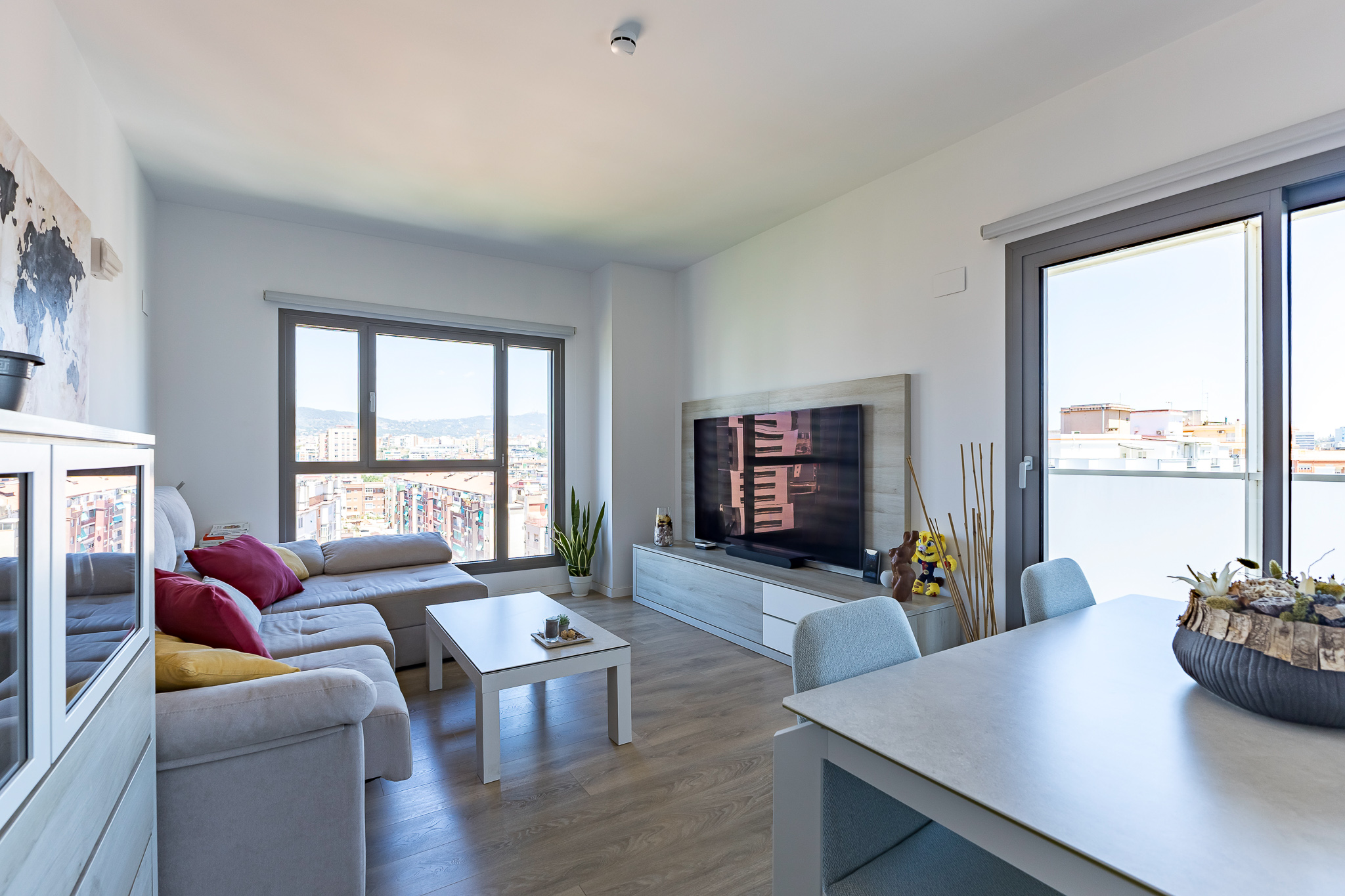 Exclusive modern home, bright and functional