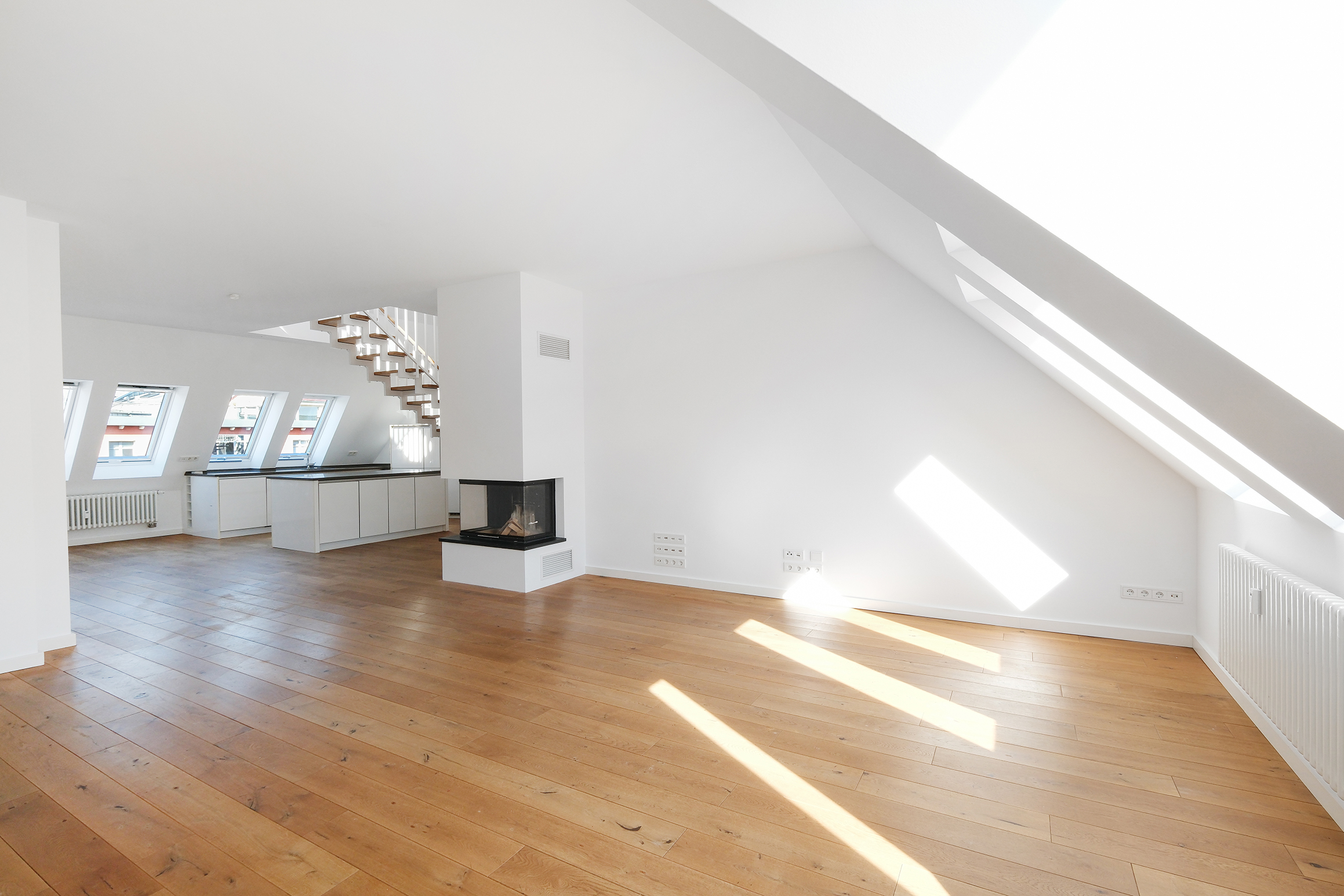 History meets modernity: Penthouse with rooftop terrace in the former hat factory