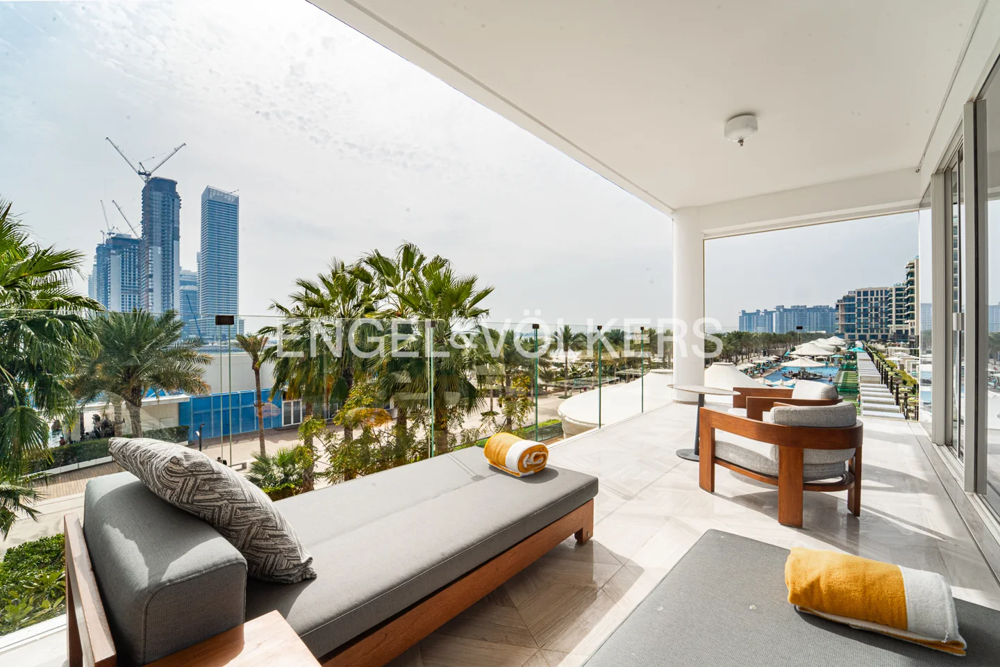 Upgraded | Stunning Views | 4 Bed Penthouse