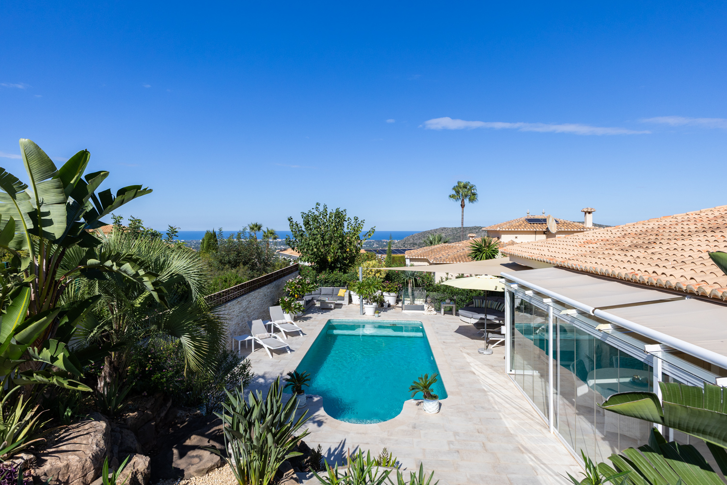 Privilegio y sol todo el año: Villa unifamiliar en la zona alta de La Sella con espectaculares vistas panorámicas