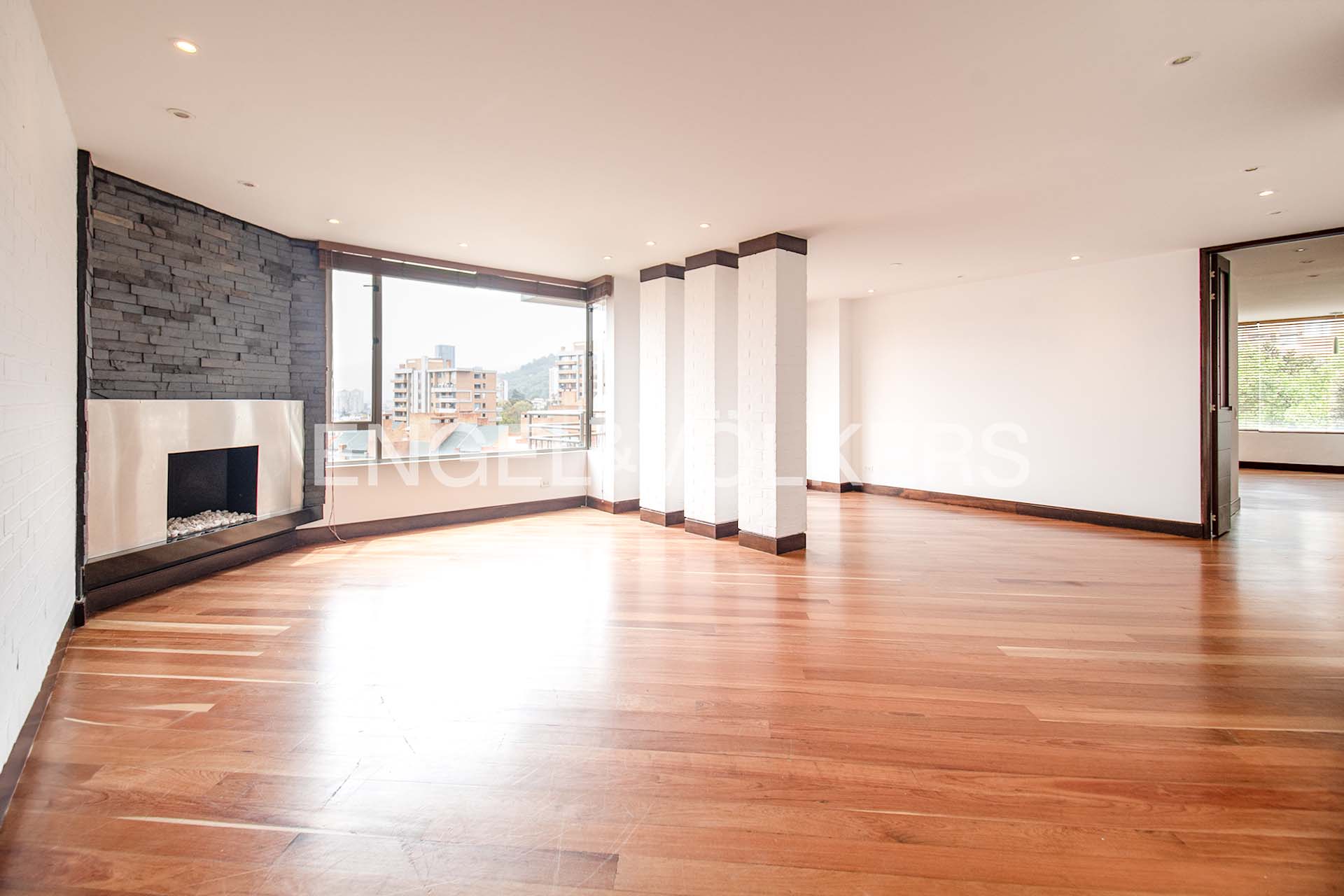 Apartamento con balcón para venta en Bosques de la Cañada