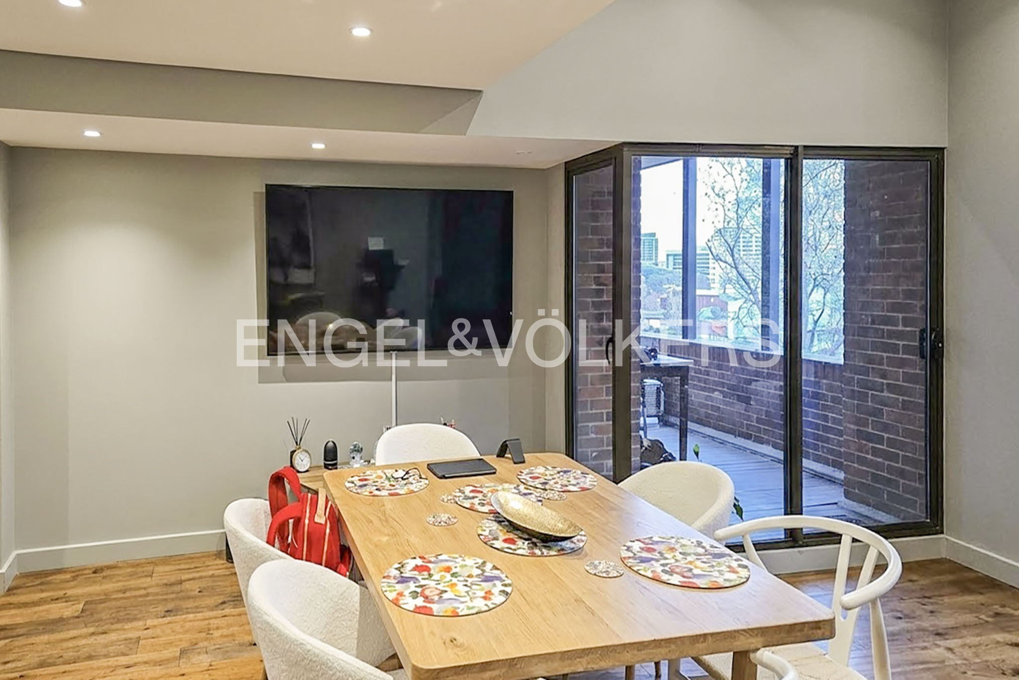 Iluminado apartamento conterraza para arriendo en La Carolina
