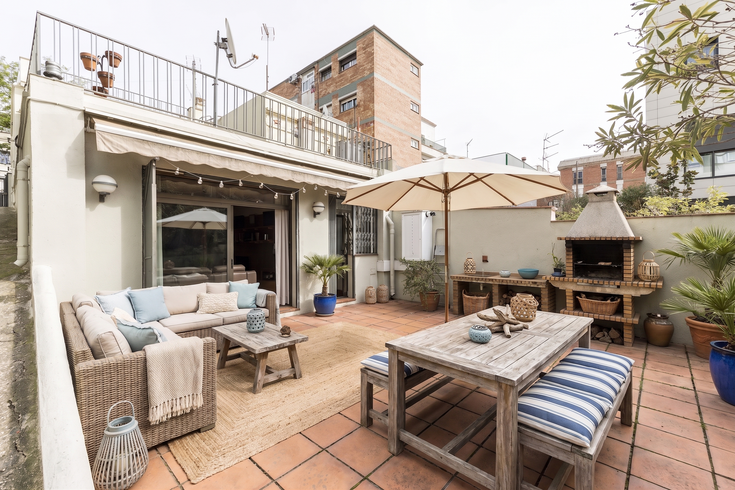 Charming house in Horta, with garden and terrace