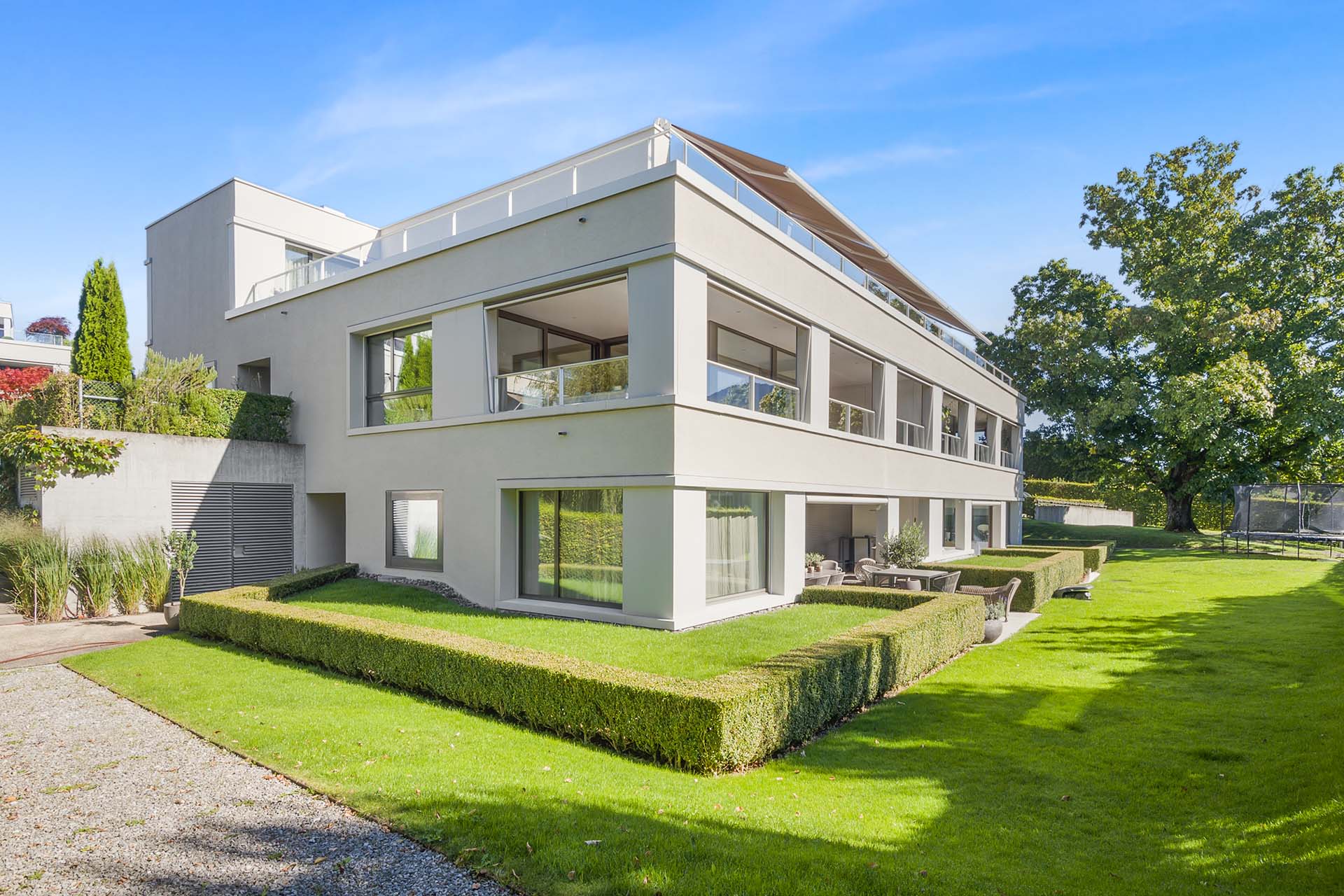 Terrassentraum mit Weitsicht – exklusives Wohnen in Meggen