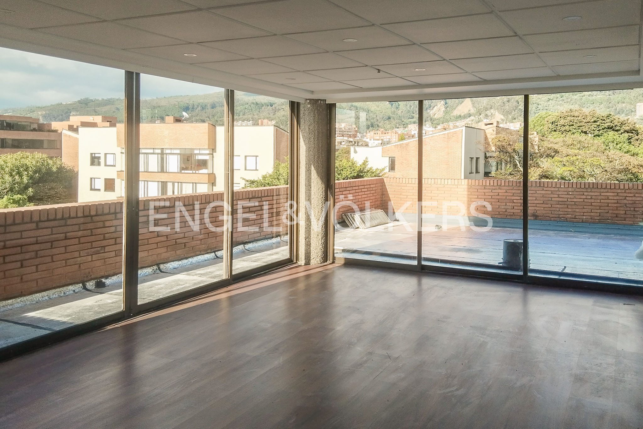 Arriendo dúplex comercial de 276 m² cerca a Unicentro