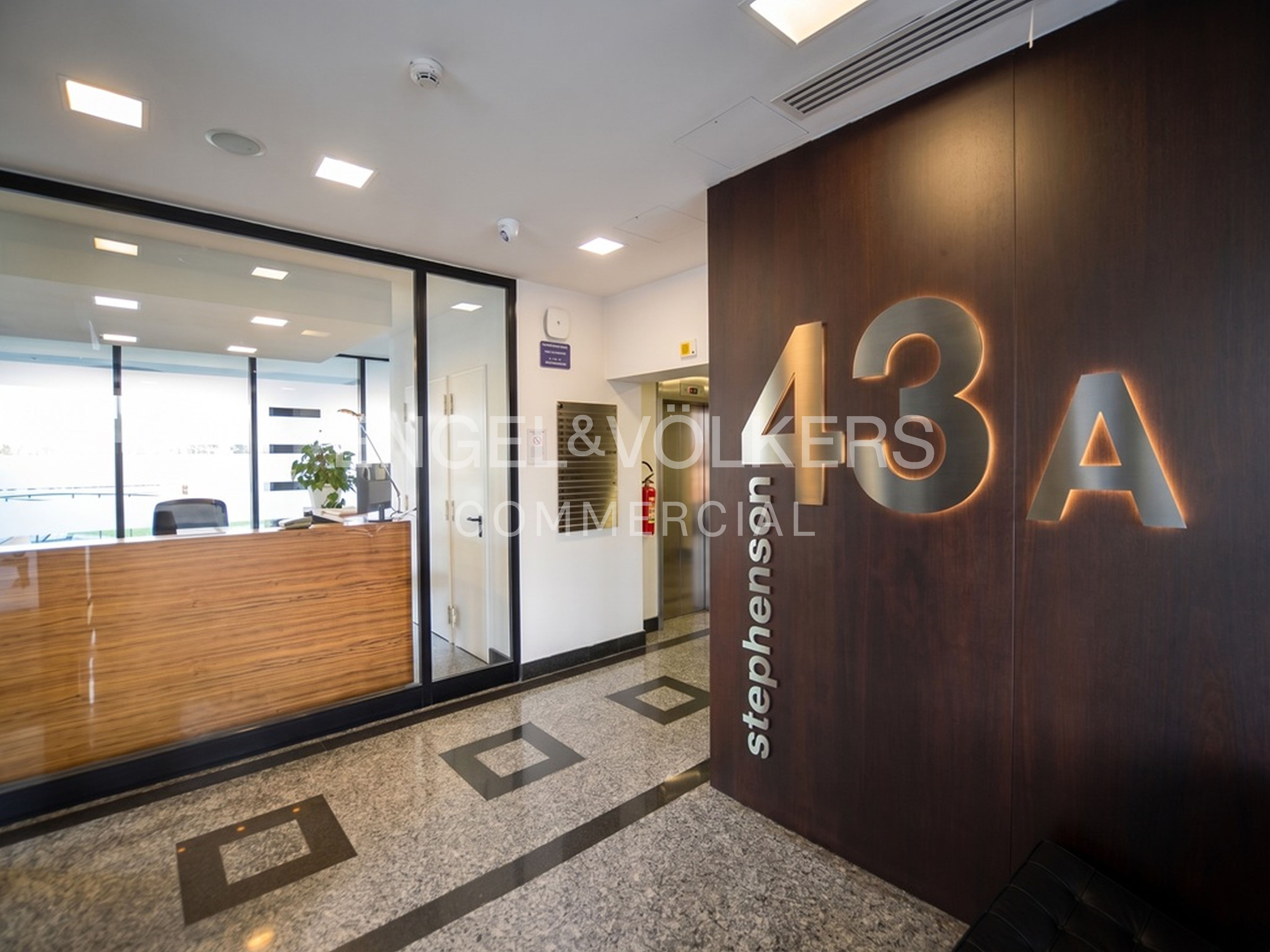 Uffici in Affitto nel Centro Direzionale Stephenson 43