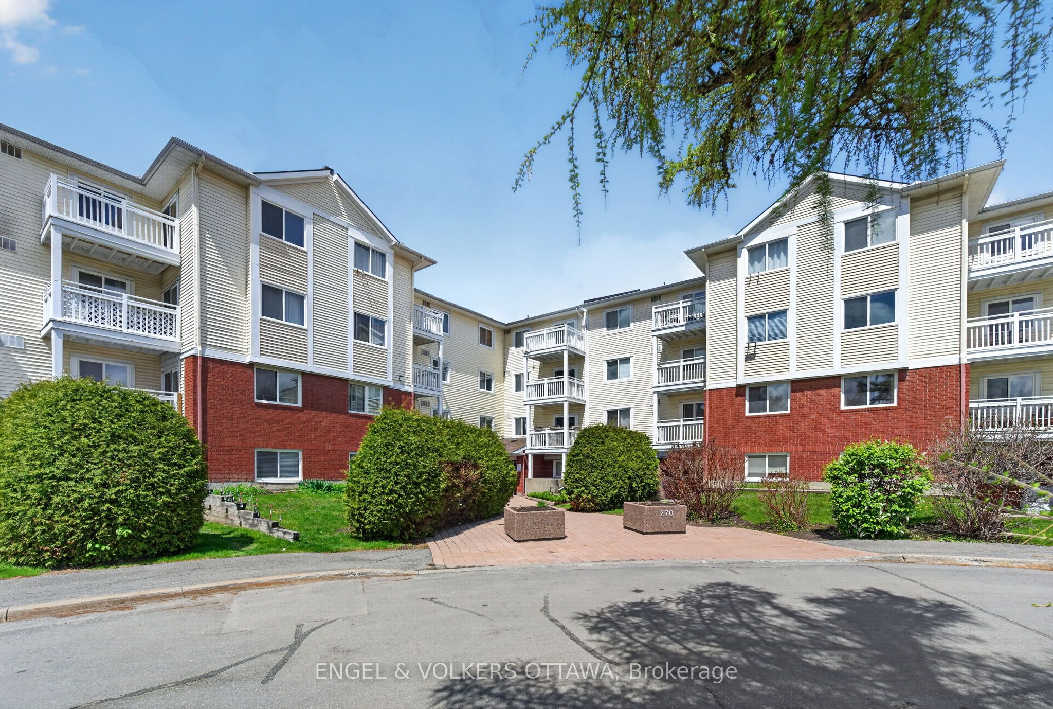 Move-in-Ready, 2 Bedroom Apartment in Greenboro