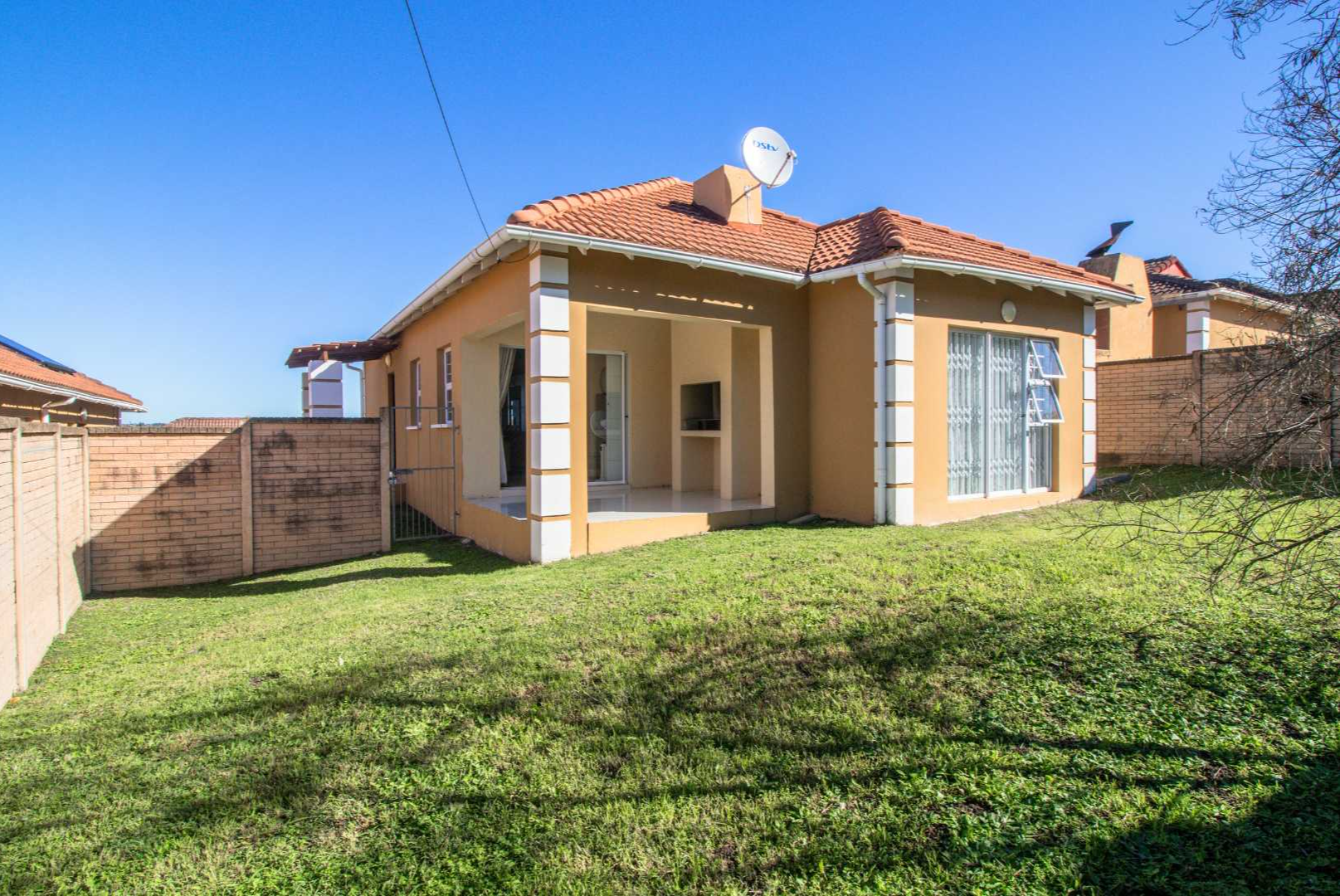3 Bedroom Townhouse for Sale in Beacon Bay