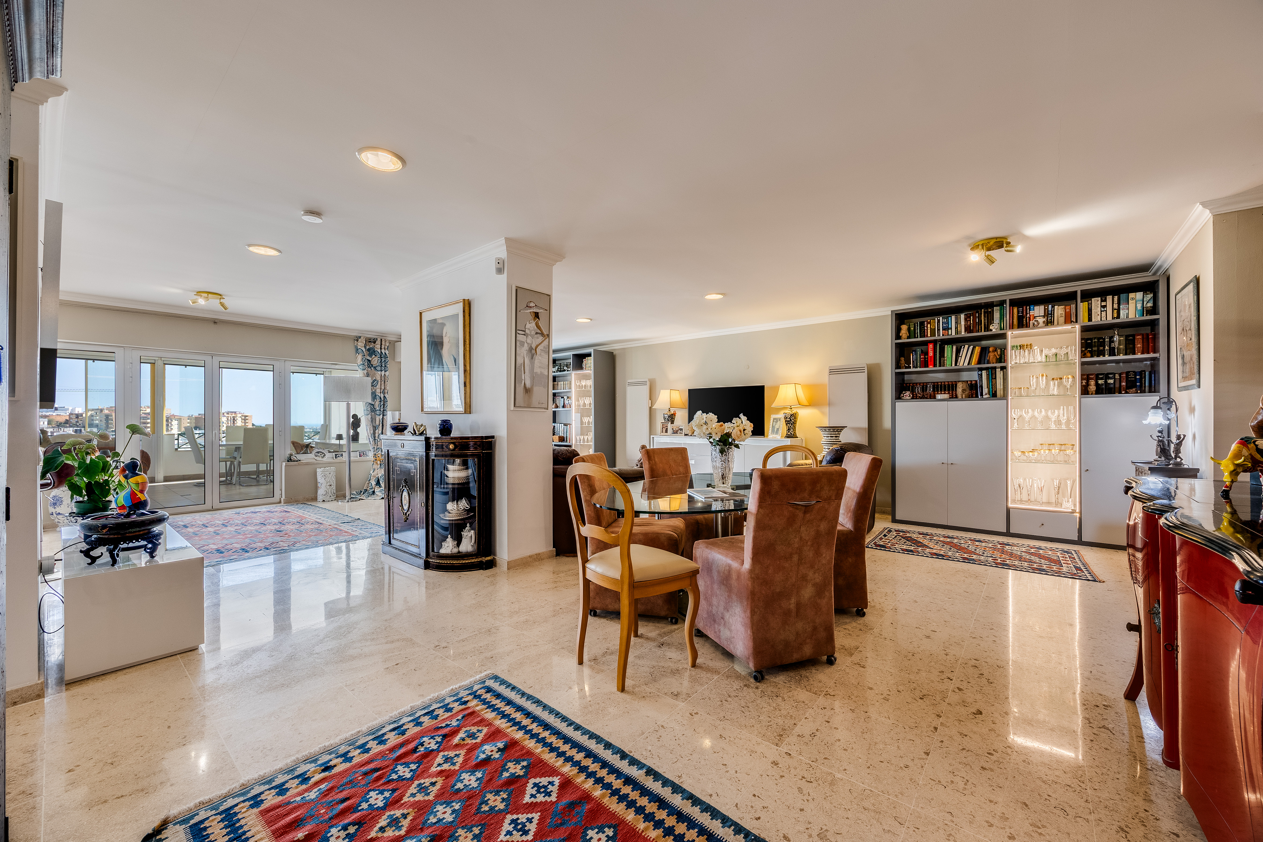 Elevated Living: Exceptional Penthouse with Panoramic Views in Lagos