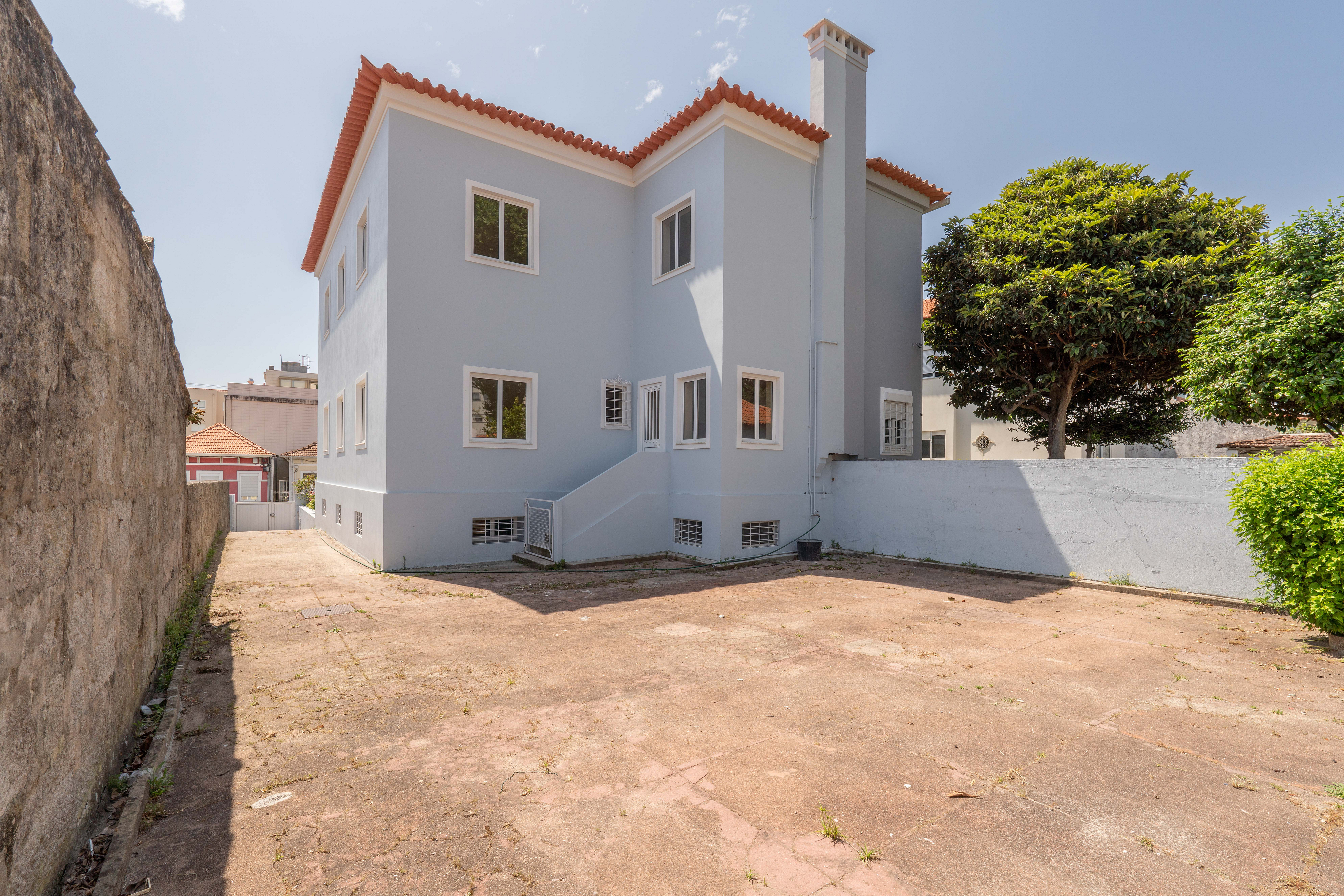 7-bedroom home in Monte dos Burgos