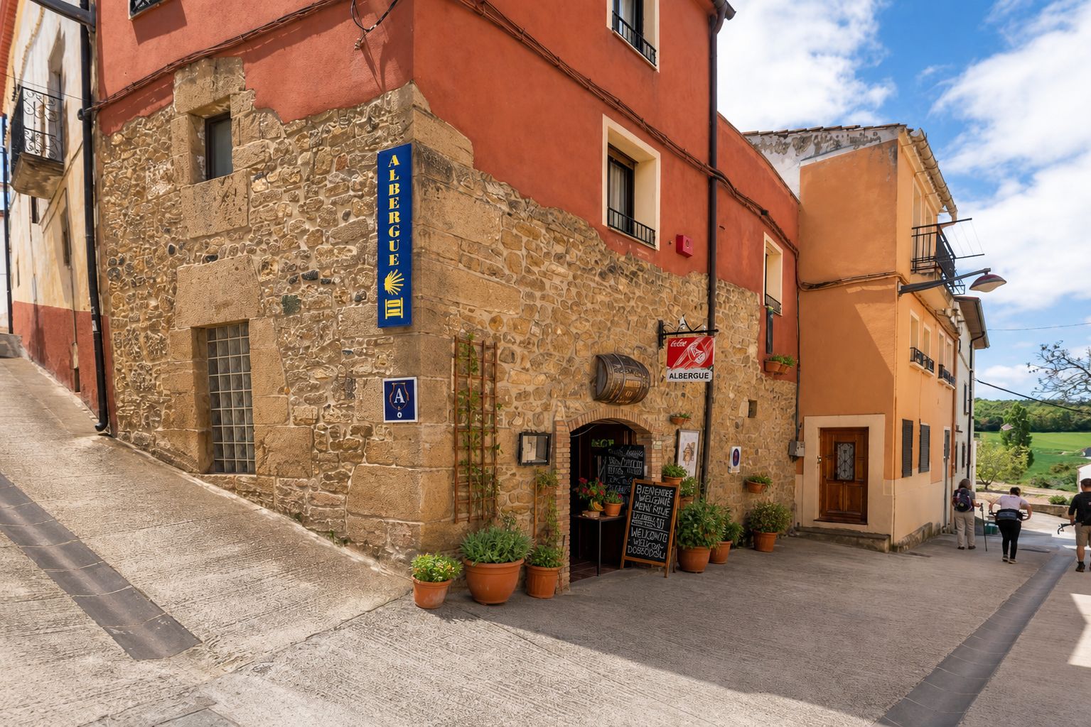 TOURIST HOSTEL with BAR RESTAURANT on the WAY of SAINT JAMES