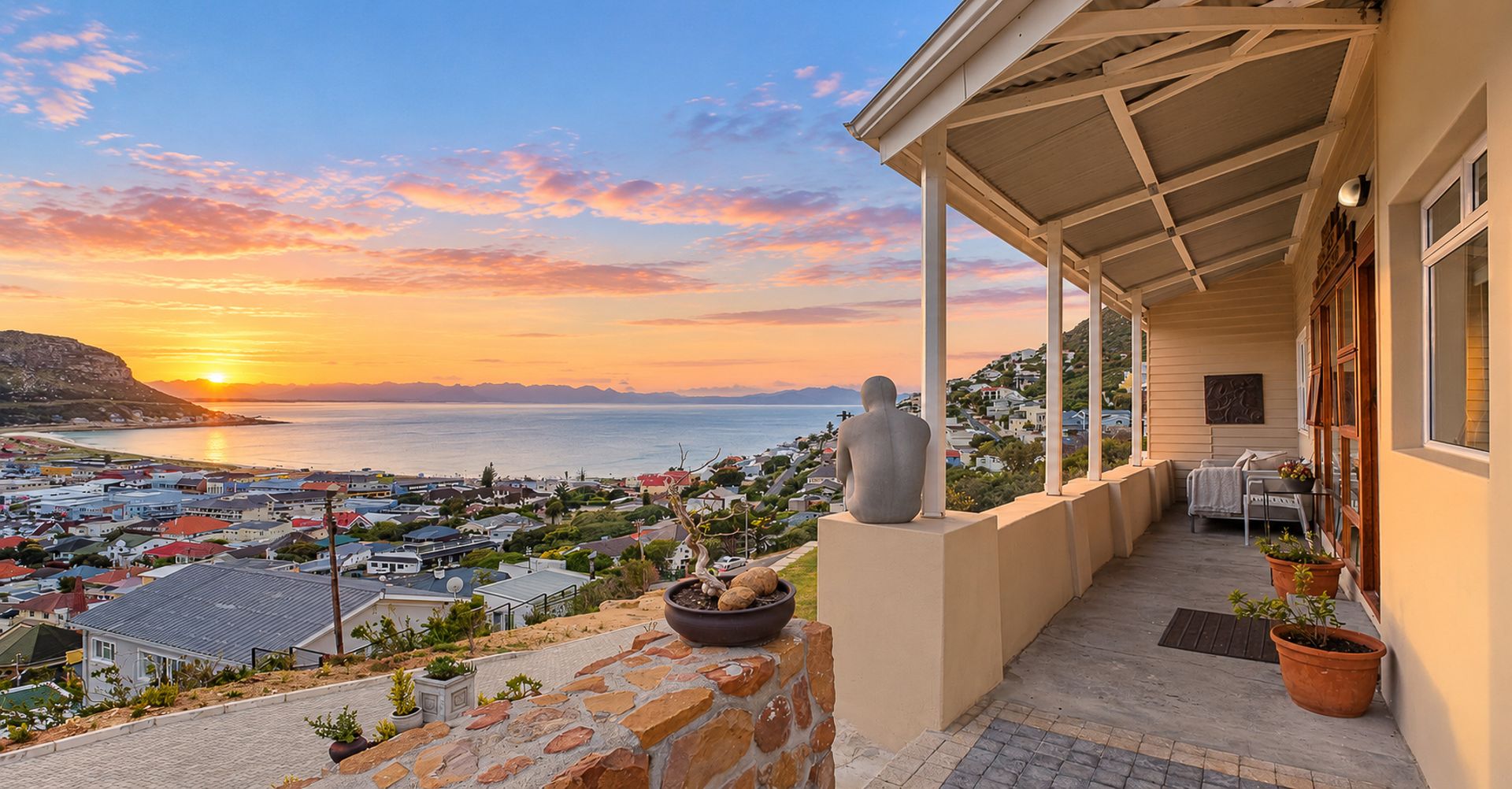 Fish Hoek mountain side cottage charm