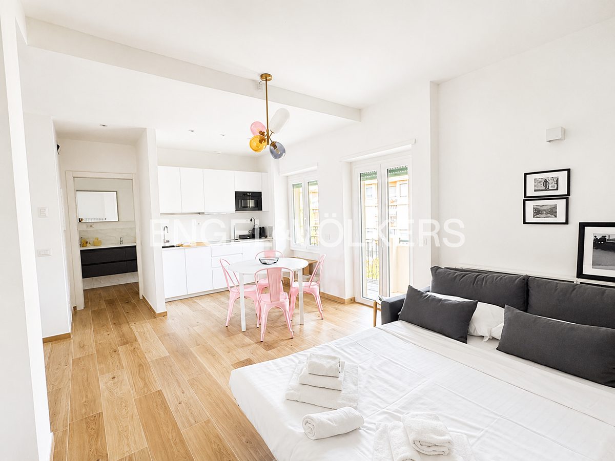 Penthouse on two levels with 80 sqm terrace