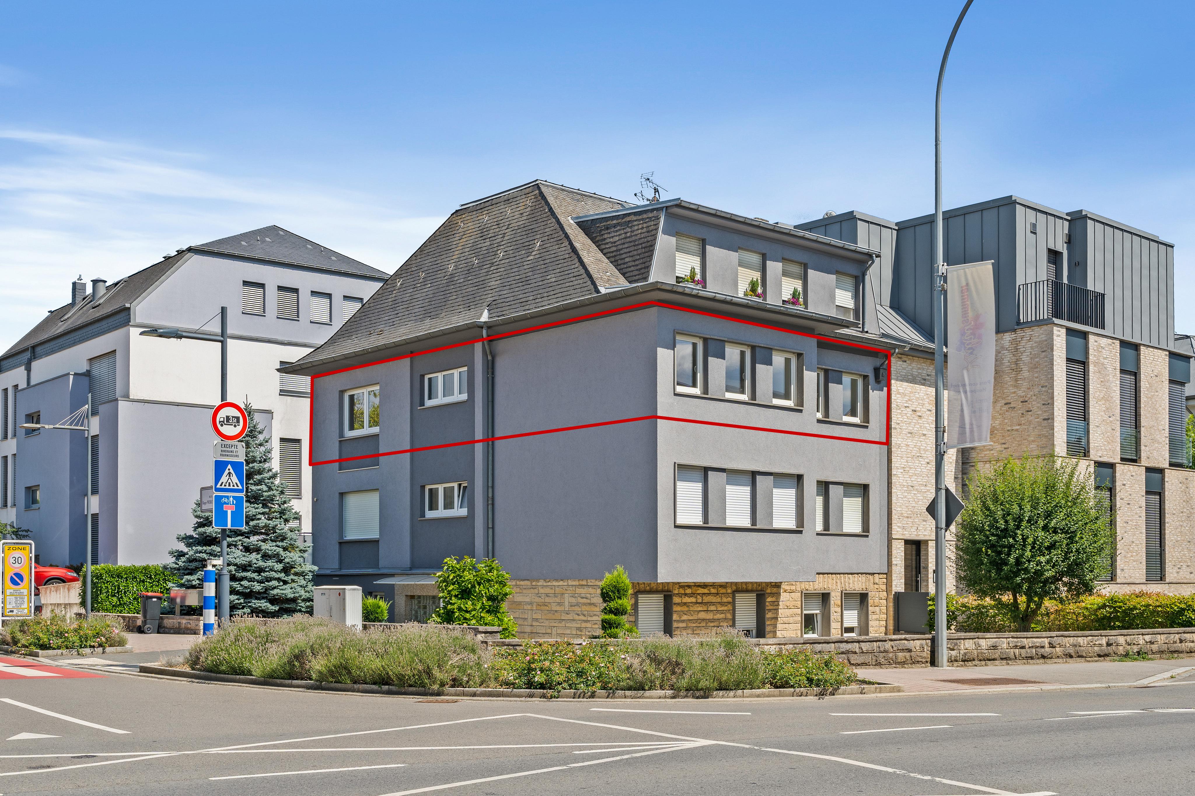 Move-in ready - Renovated 2-bedroom apartment with garage