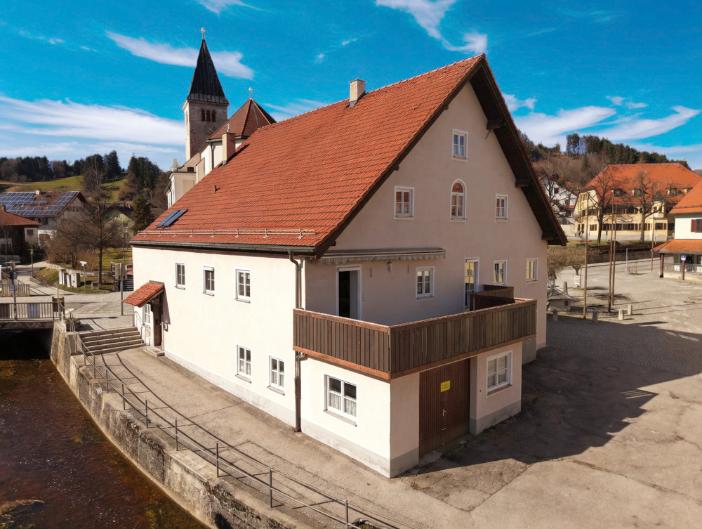 Wohn- & Geschäftshaus mit Entwicklungspotenzial in sehr zentraler Lage