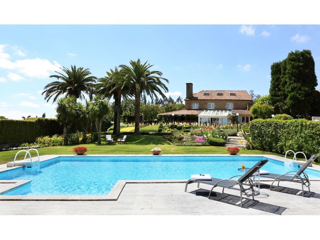 Fantastic and exclusive single-family house, perfect for hotel use.