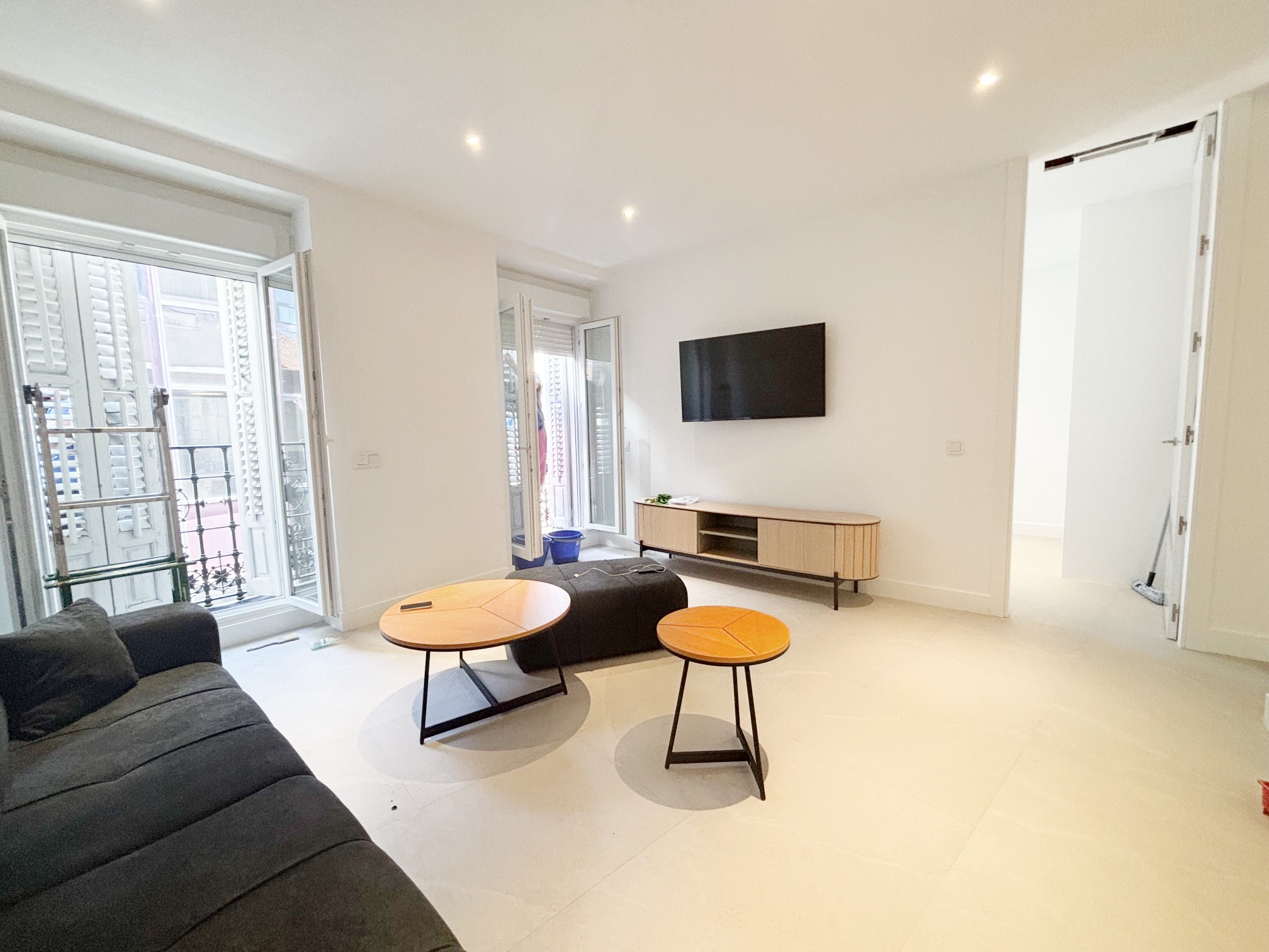 Brand-new exterior apartment with 3 balconies next to Gran Vía