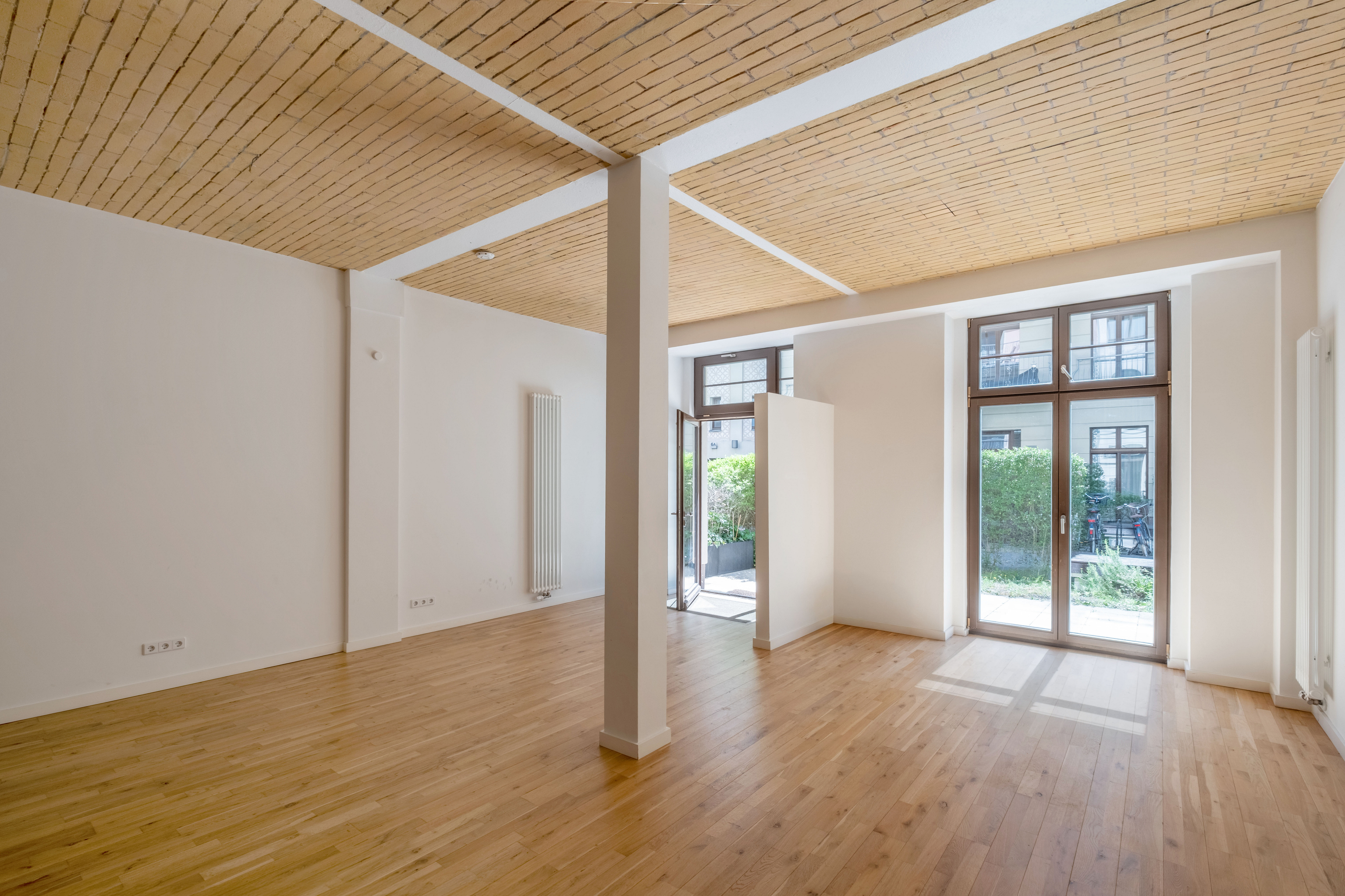 Charming townhouse with terrace in the historic post office building in Mitte