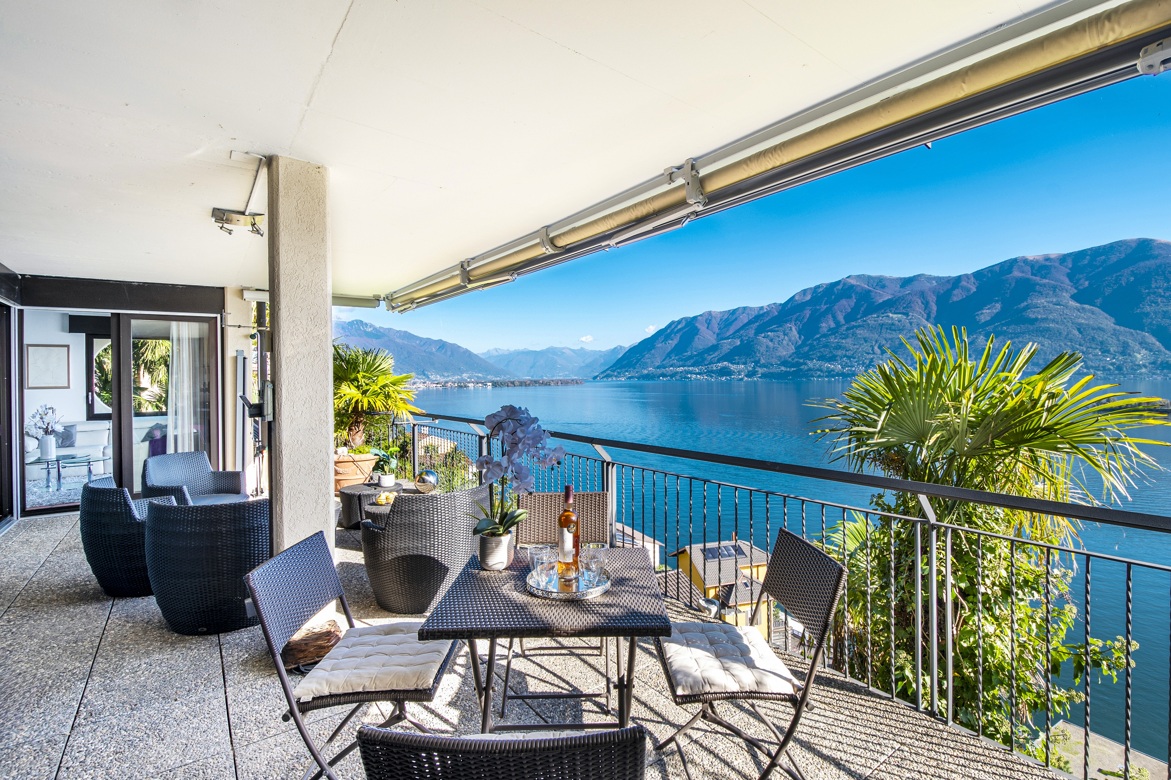 Bell’appartamento con vista unica sul lago (90)