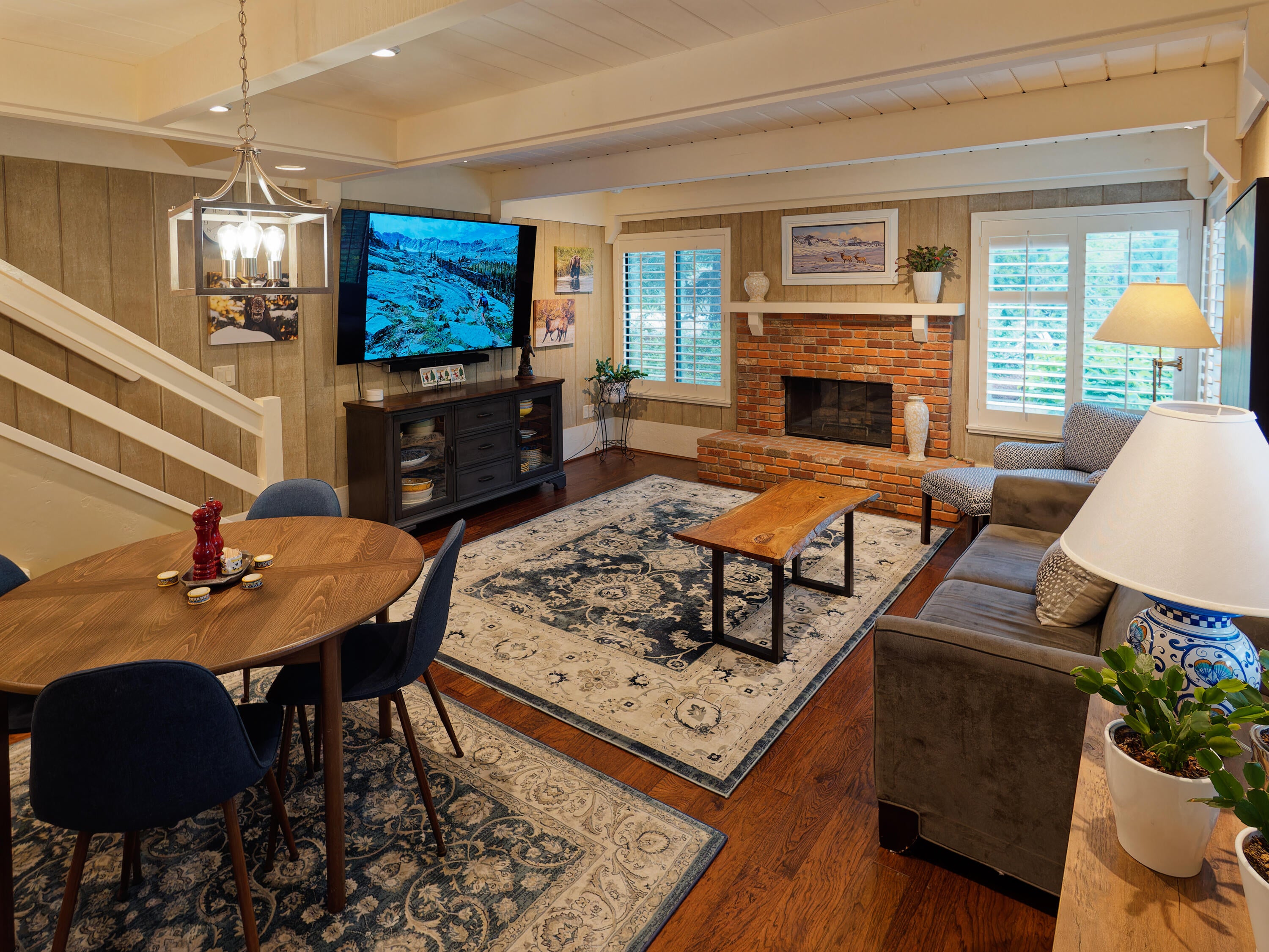 Beautifully Renovated Villager Condo Steps from Sun Valley
