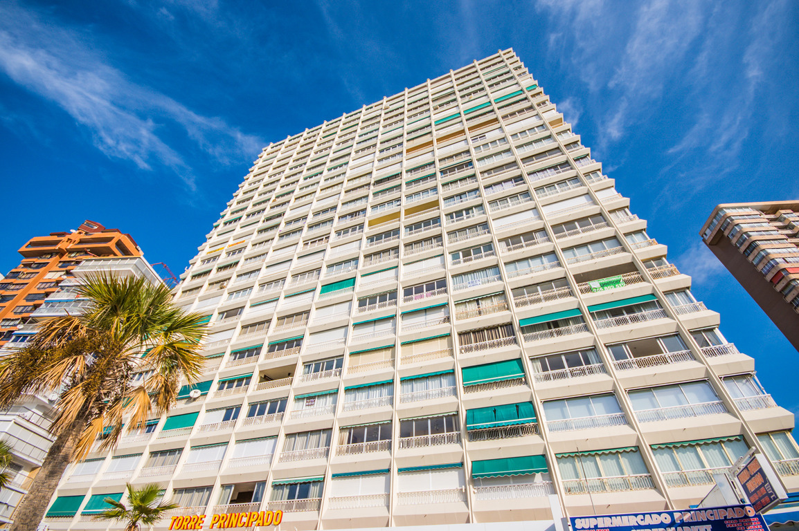 Spacious corner apartment in Torre Principado