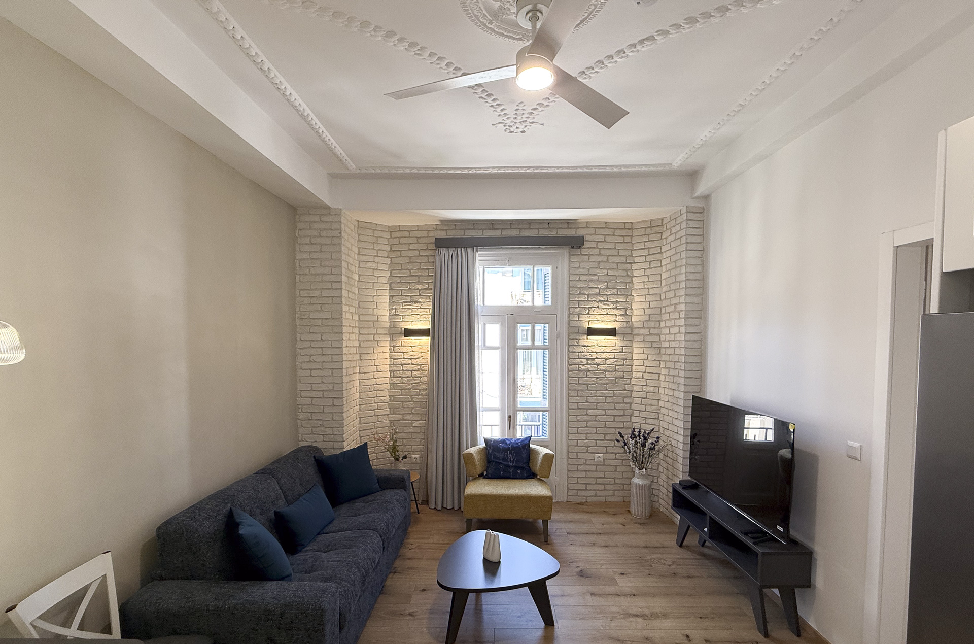 Fully renovated bright apartment in Thessaloniki City Center