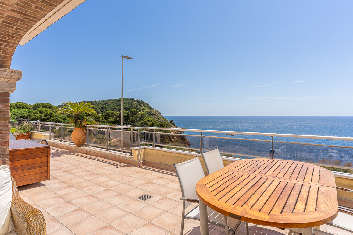 Wohnung mit Terrasse und Meerblick in Port Marina Palamós