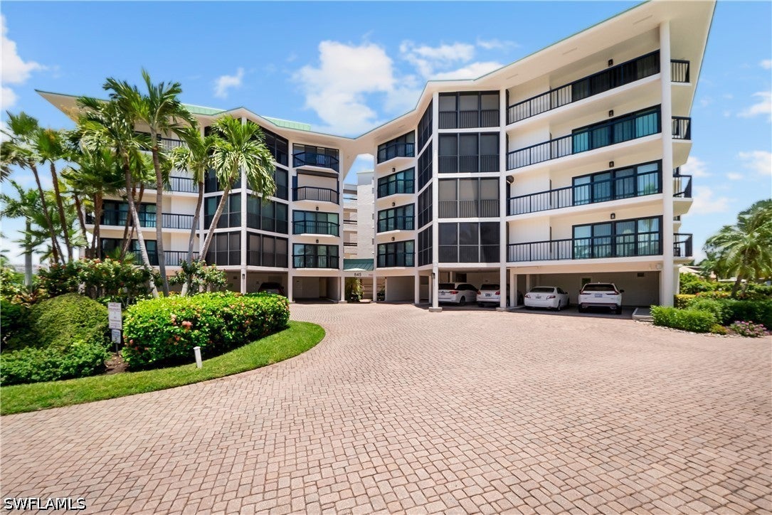 BOAT DOCK AND WATER VIEWS AT TROPICAL ISLES!