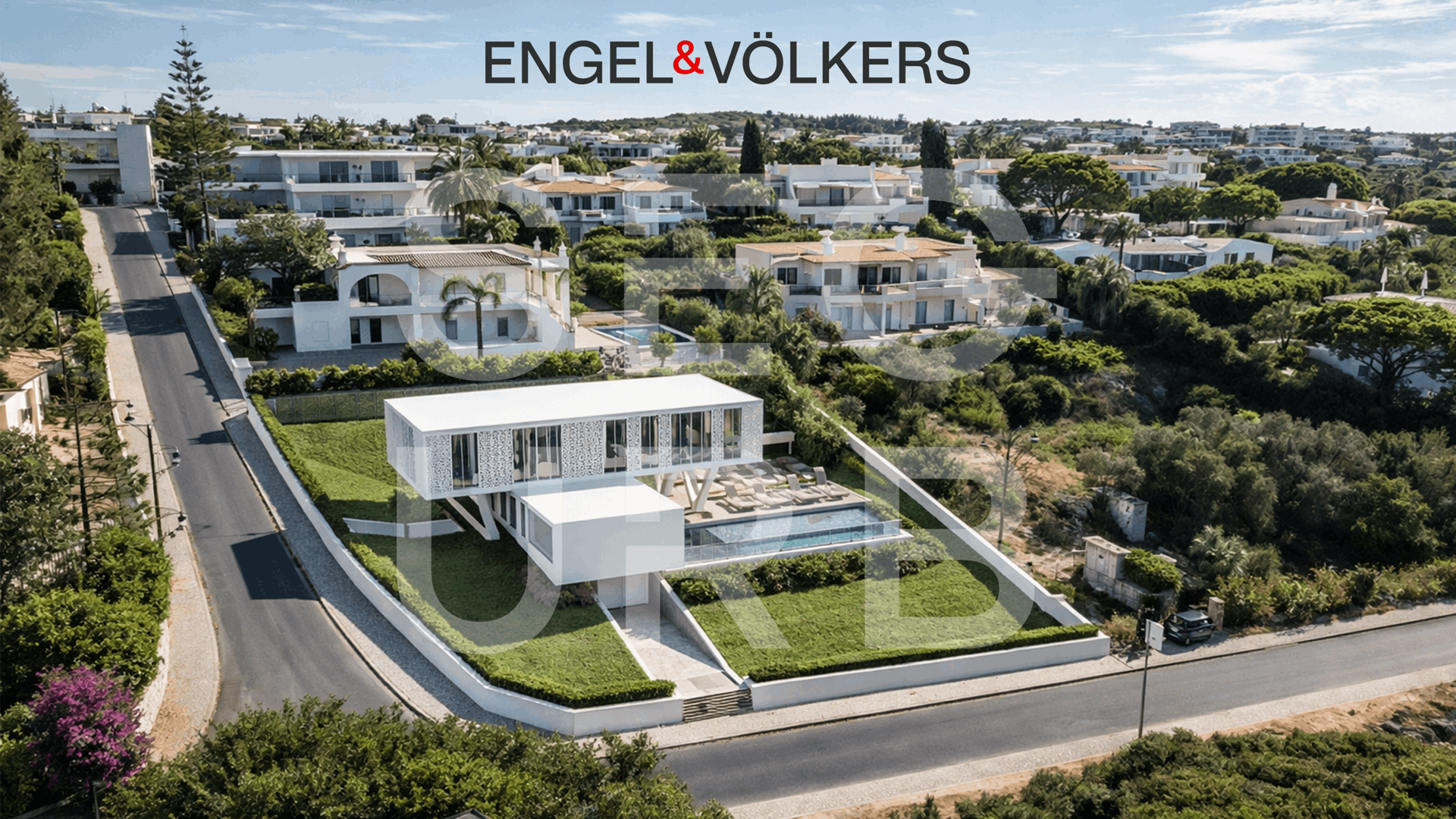 A unique opportunity to create an exclusive residence of up to 325 m² in Ferragudo