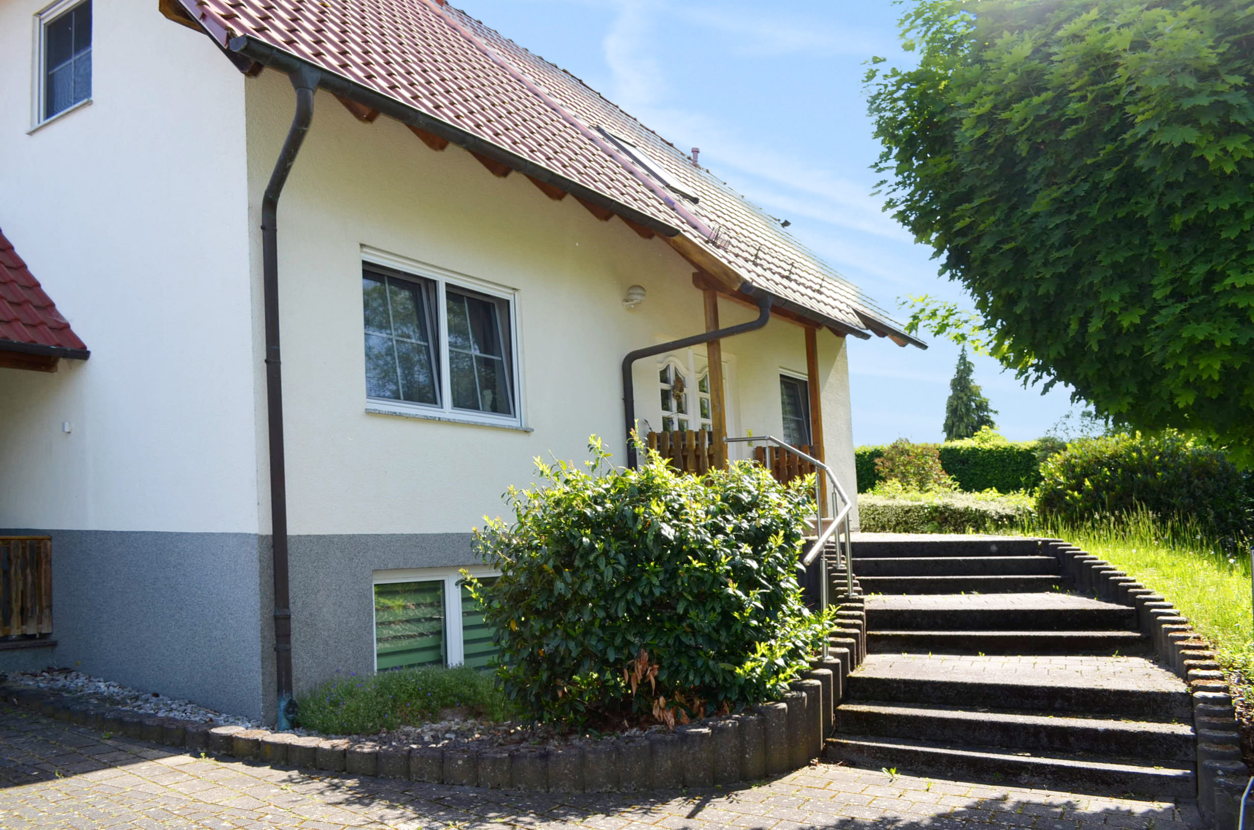 Wohntraum im Grünen - Einfamilienhaus mit Pool & großzügigem Garten!