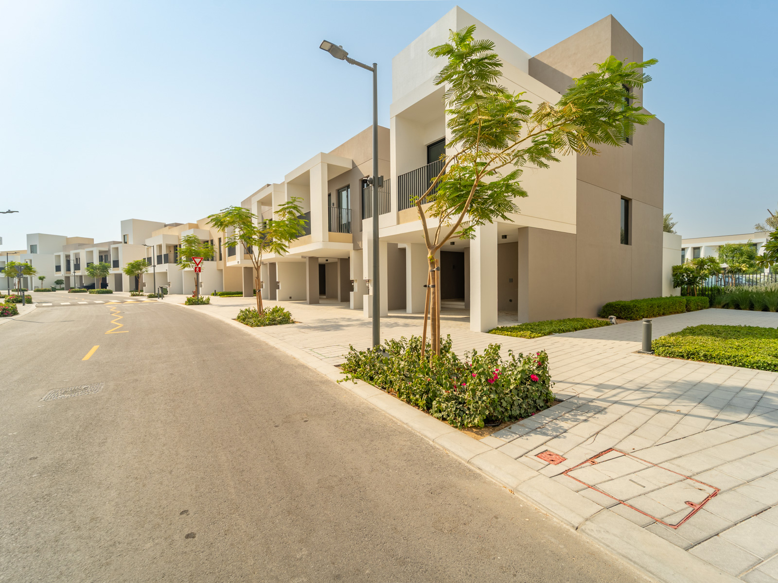 Ready to move in | Spacious Layout |Near Amenities