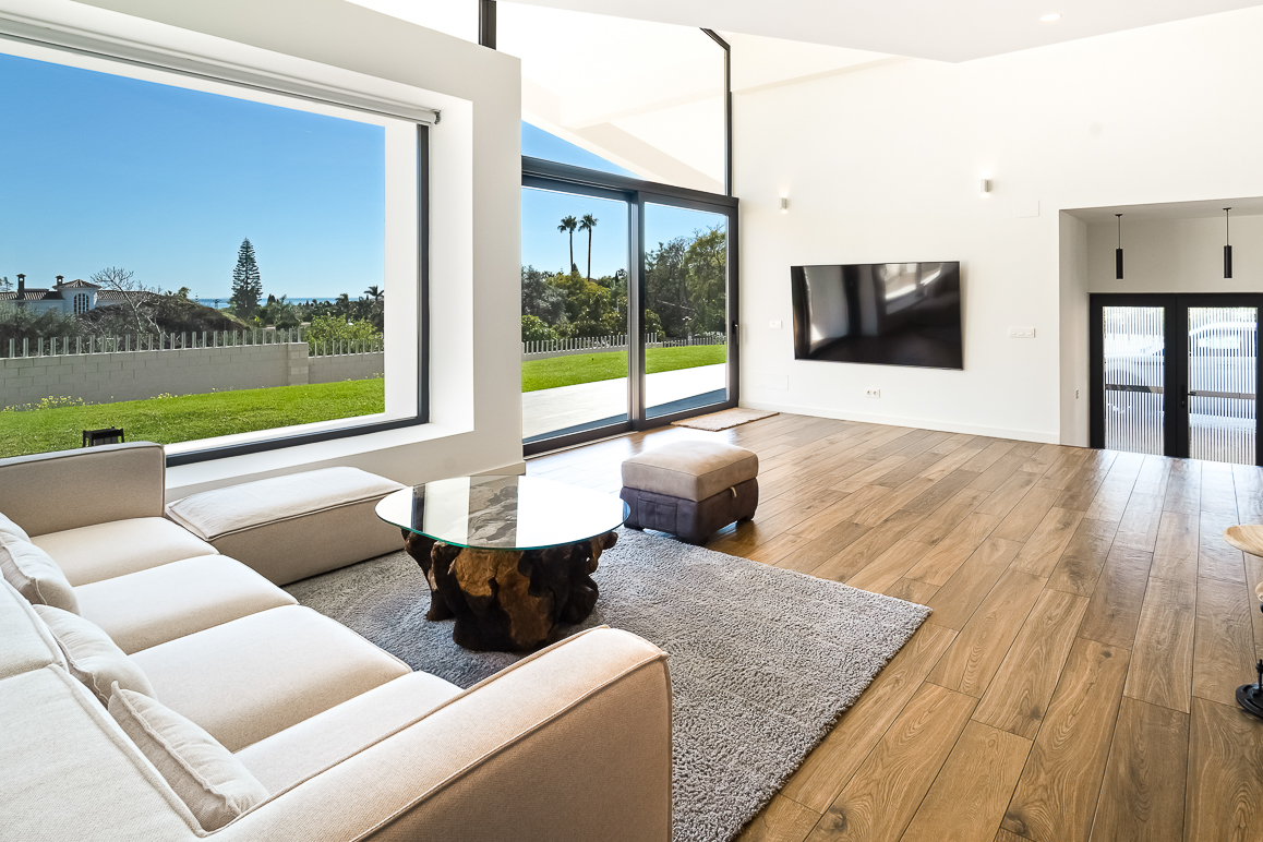 Contemporary villa with sea views from the ground level